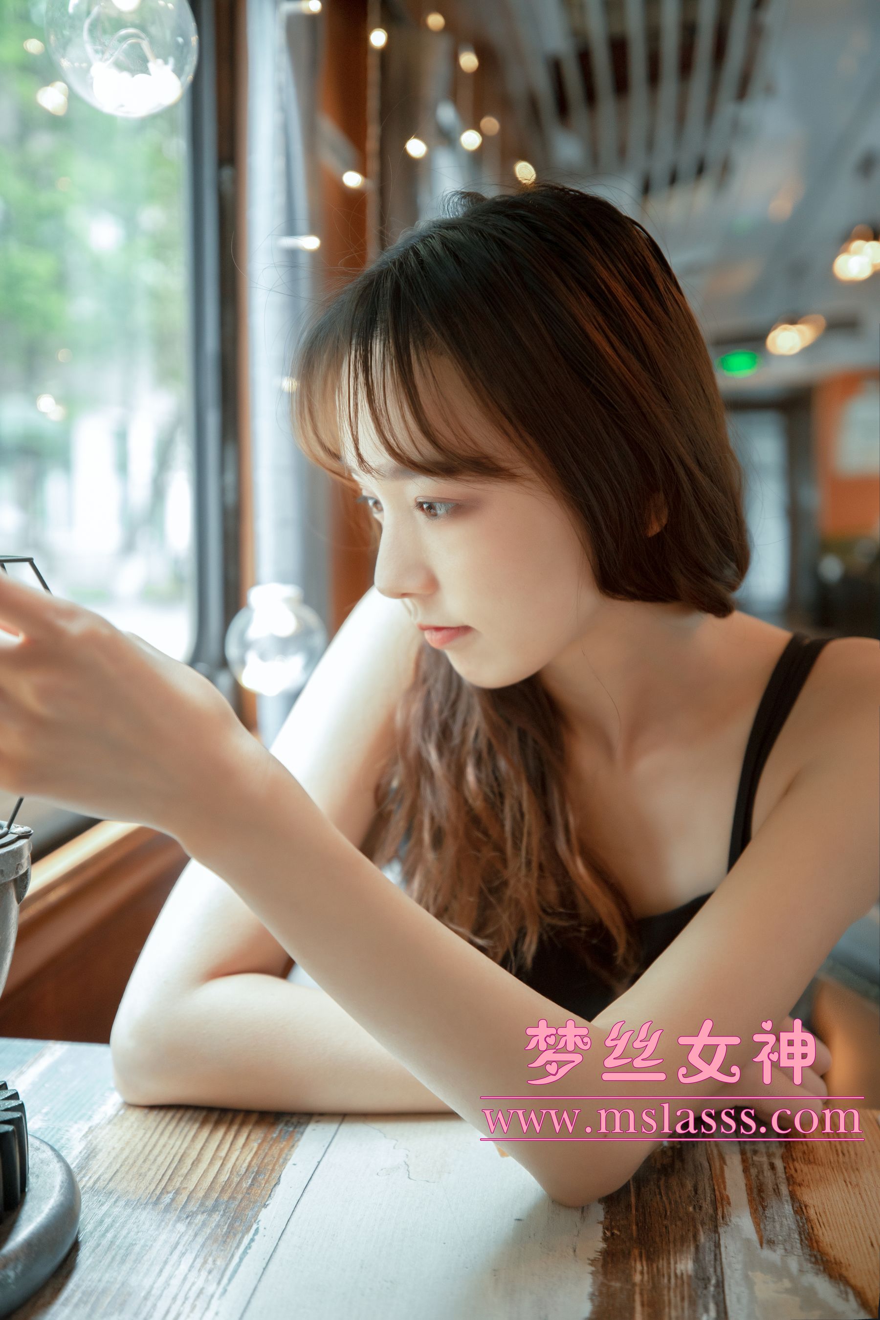 [梦丝女神MSLASS]  玥玥 火车超自然系（58P）