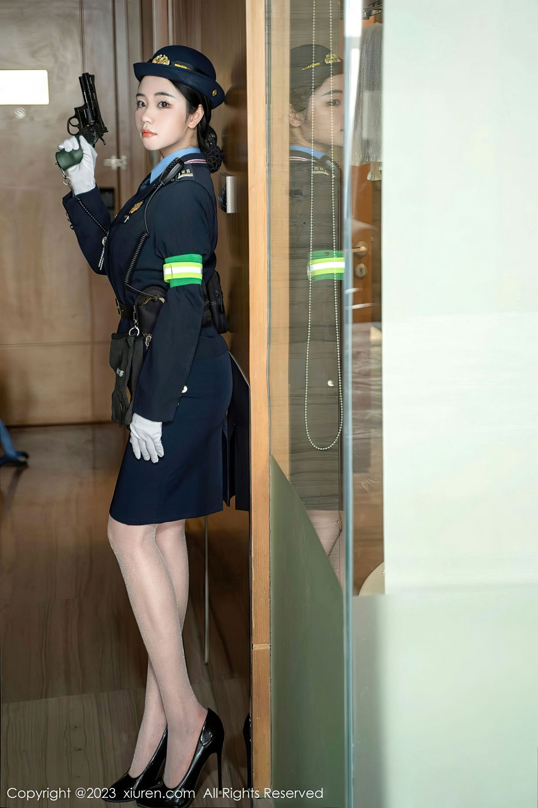 [秀人XiuRen] 2023.03.30 No.6497 汐汐爱吃草莓（86P）