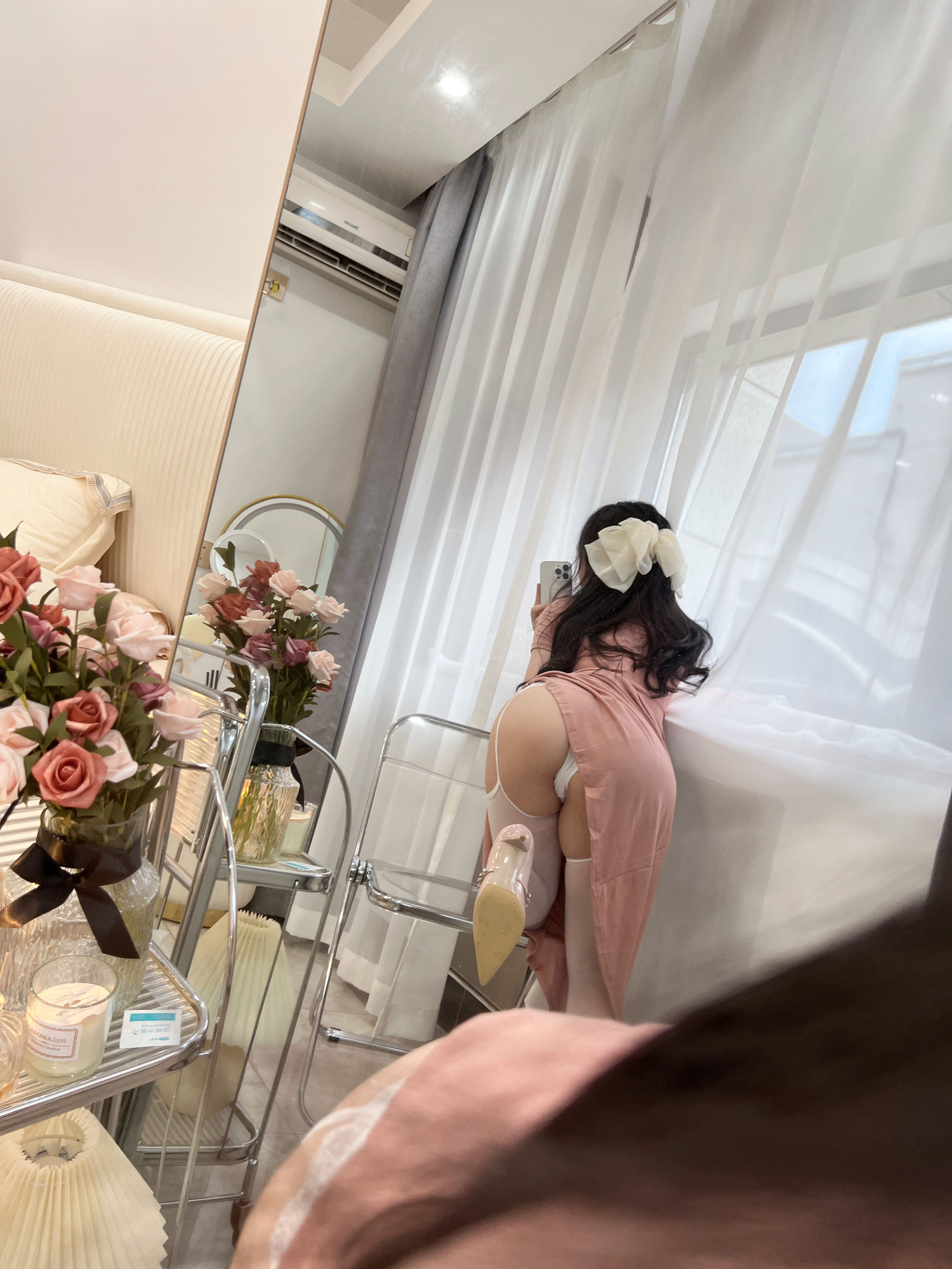 [福利COS] 蜜桃少女是依酱呀 - 人妻（31P）