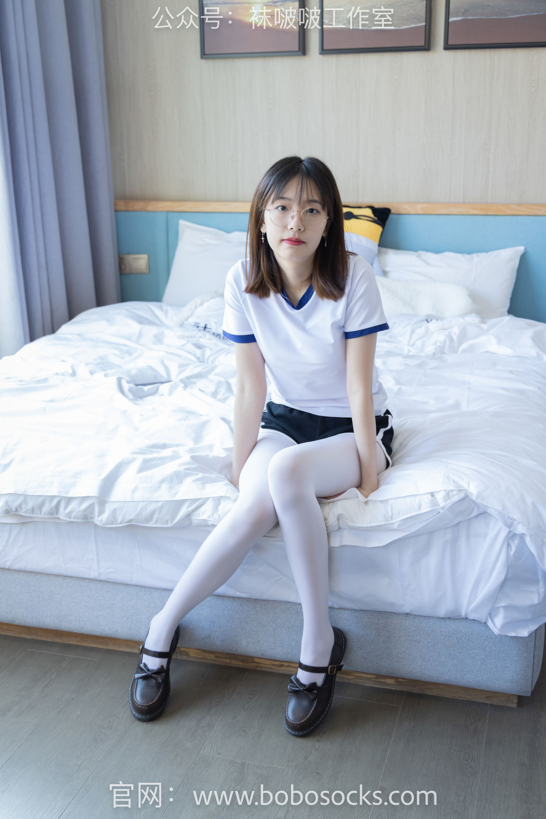 BoBoSocks袜啵啵 No.108 小甜豆-皮鞋、厚白丝、踩奶油蛋糕剧情（137P）