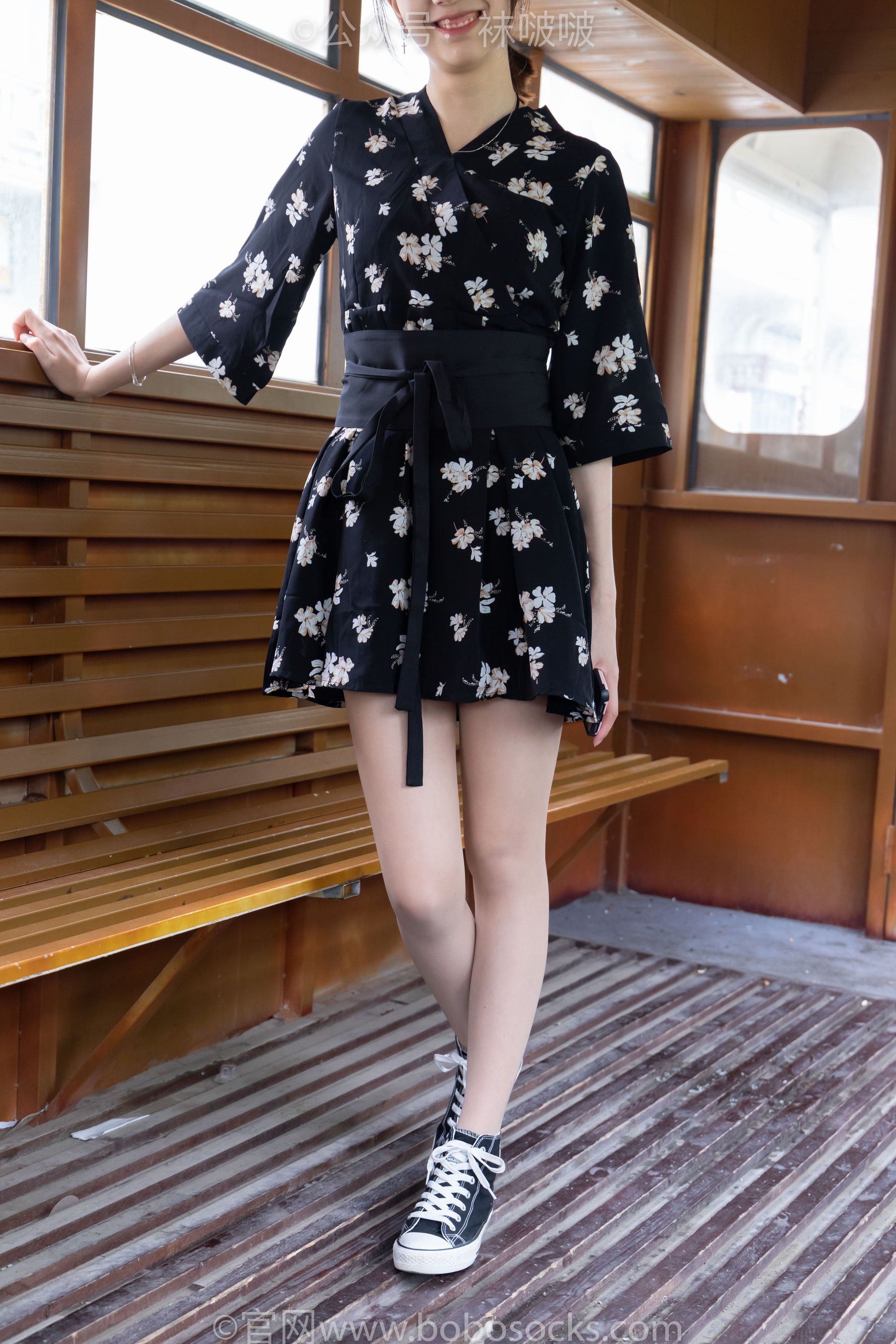 BoBoSocks袜啵啵 No.013 小甜豆-匡威帆布鞋、浅灰色短棉袜、肉丝（132P）