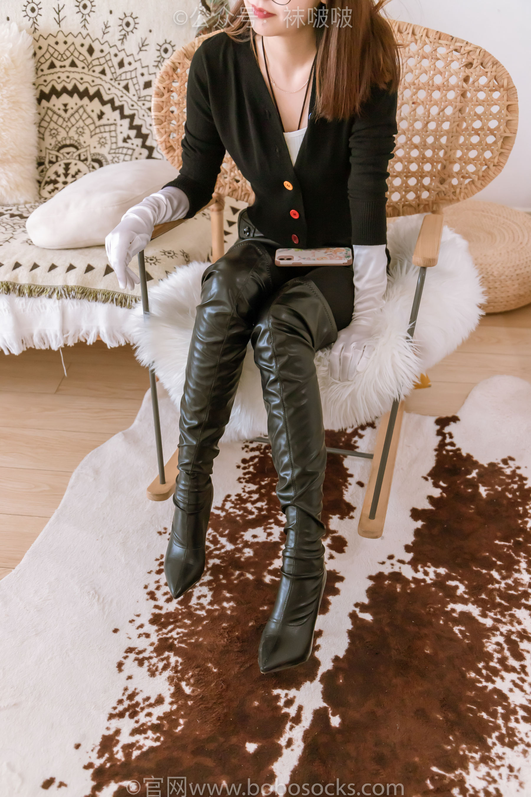 BoBoSocks袜啵啵 No.041 小甜豆-高跟长靴、黑色踩脚裤、肉丝（138P）-爱变色