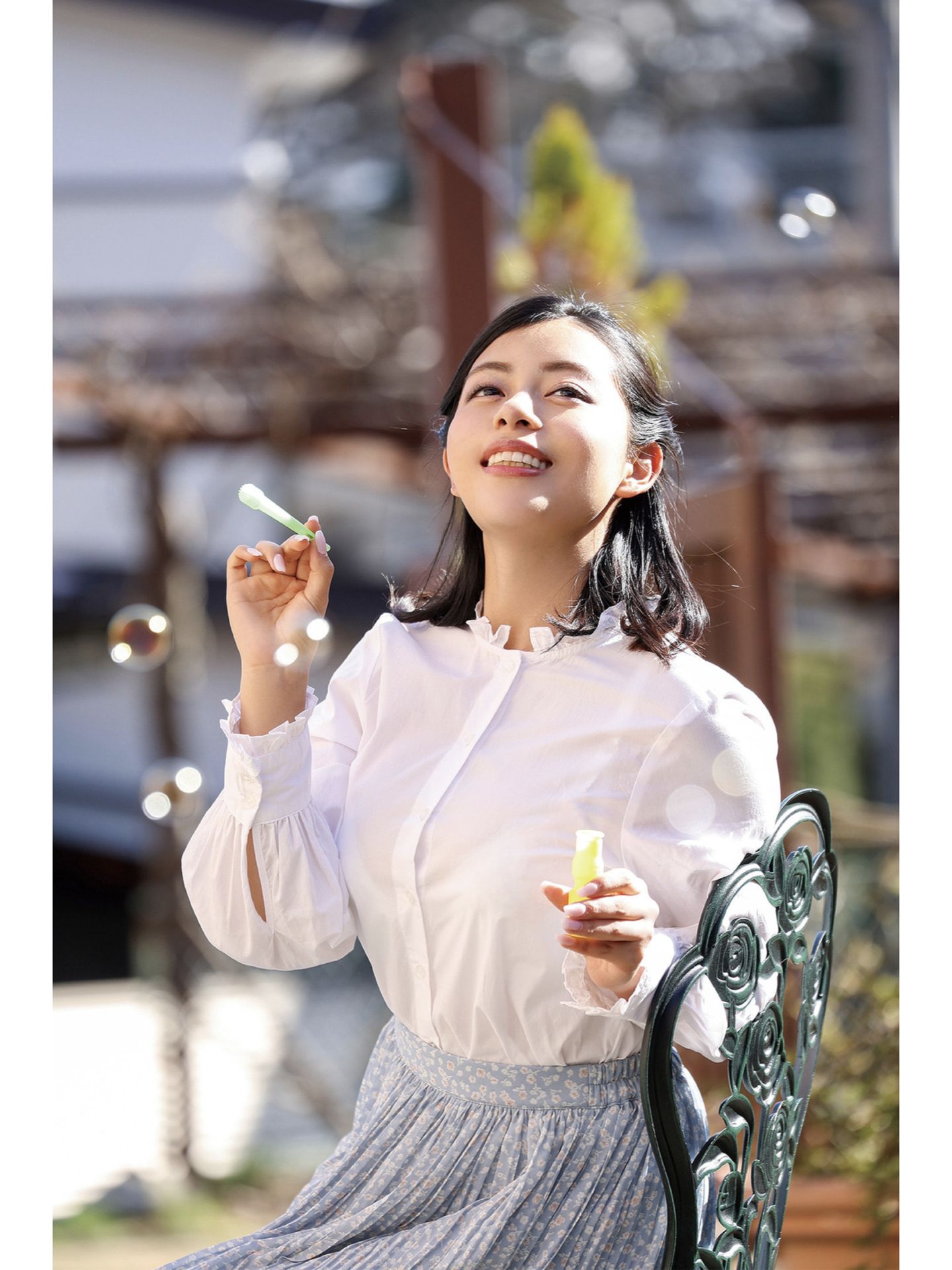 EMILY オフィシャルグラビア写真集 澄んだ季節（50P）