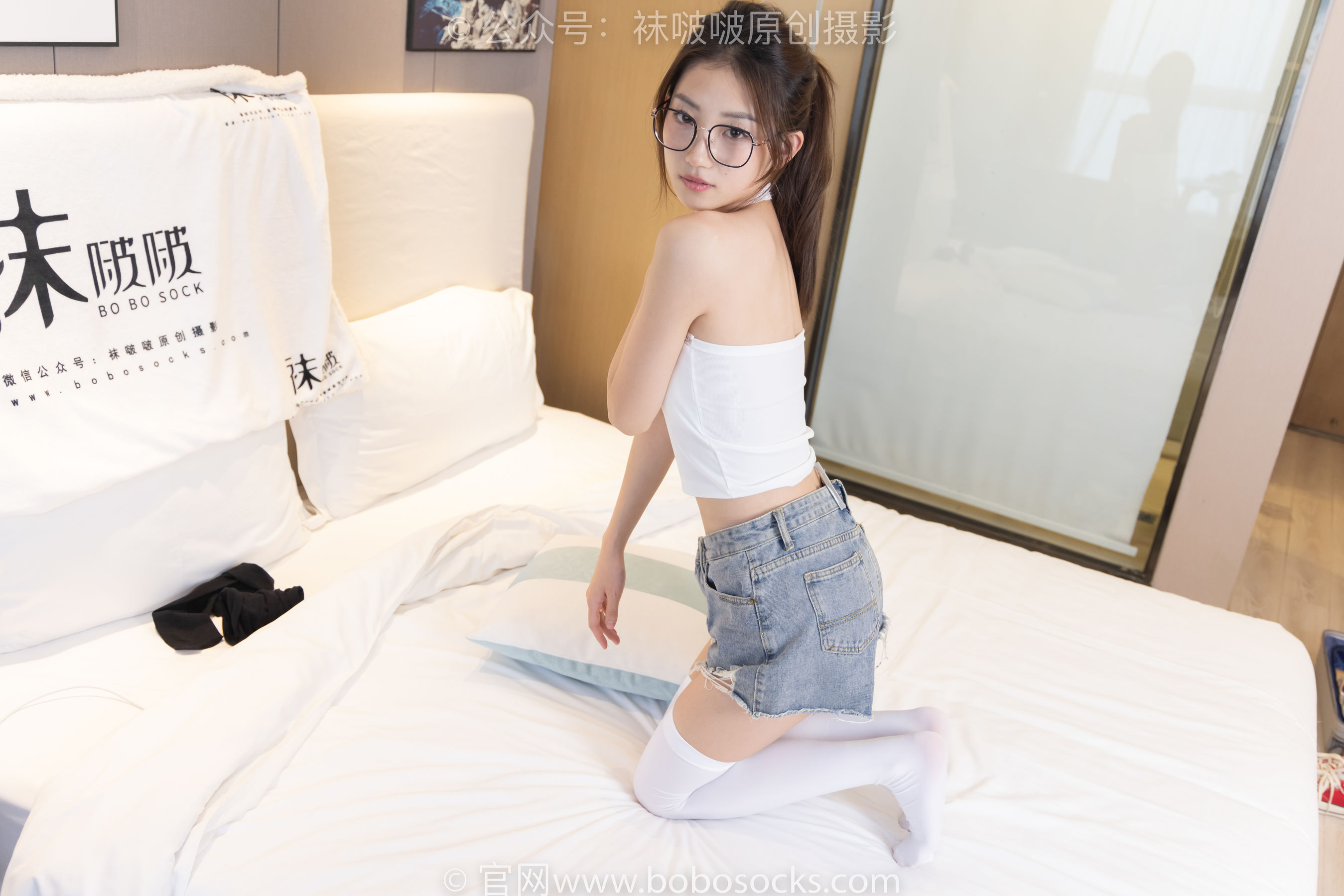 BoBoSocks袜啵啵 No.204 小沫 -高跟鞋、贝壳头板鞋、白丝大腿袜、黑丝大腿袜（150P）