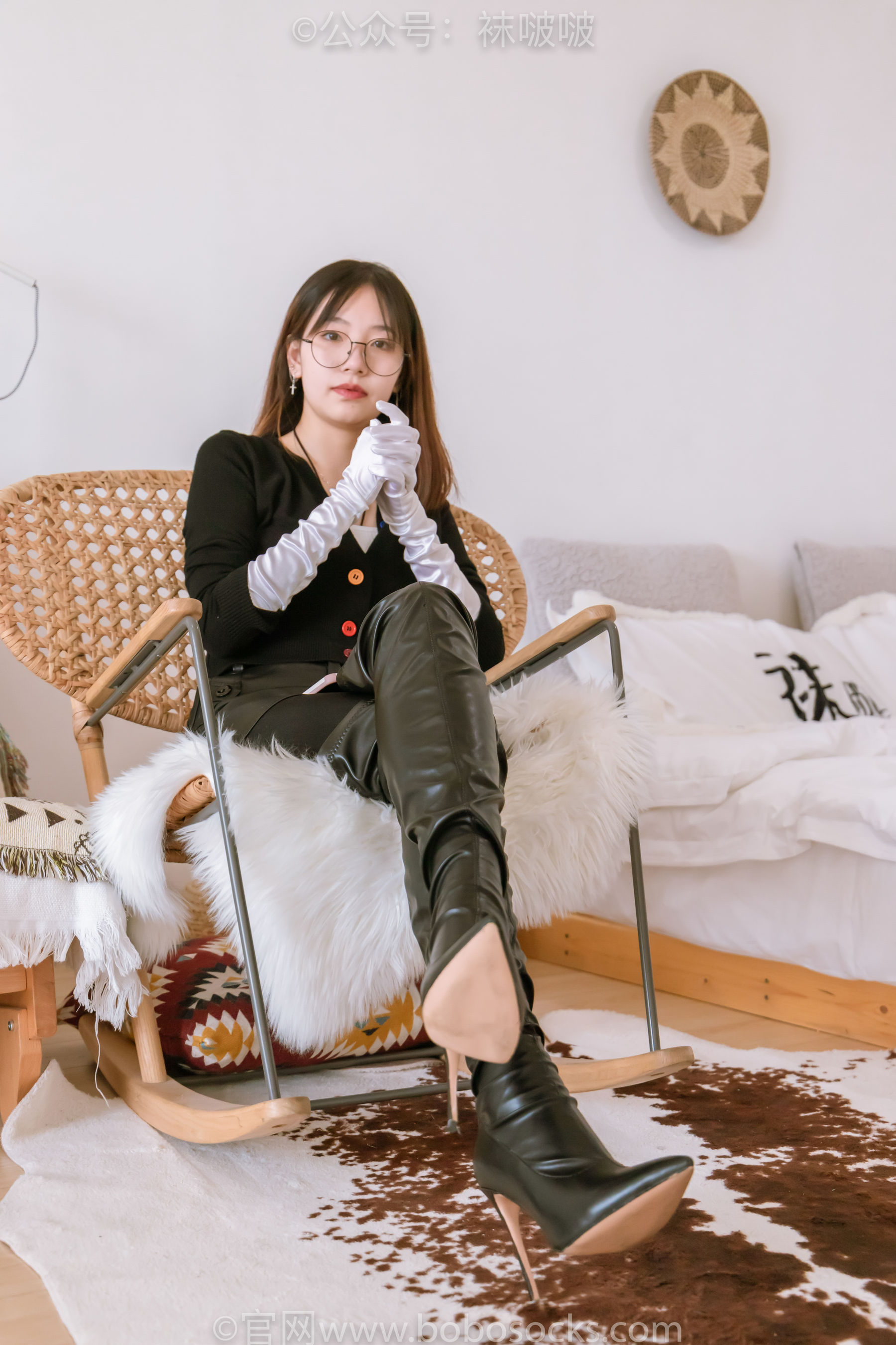 BoBoSocks袜啵啵 No.041 小甜豆-高跟长靴、黑色踩脚裤、肉丝（138P）