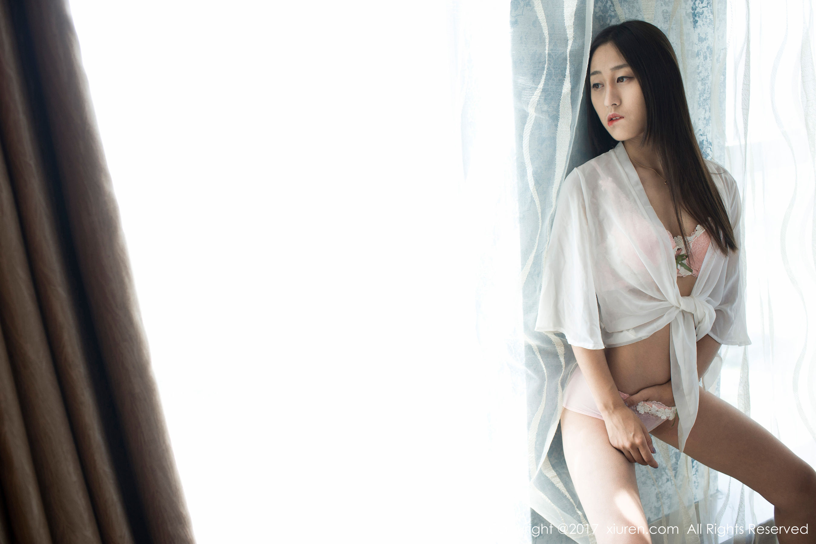 雨涵Iris《学生制服+花瓣内衣》 [秀人网XIUREN] No.802（45P）