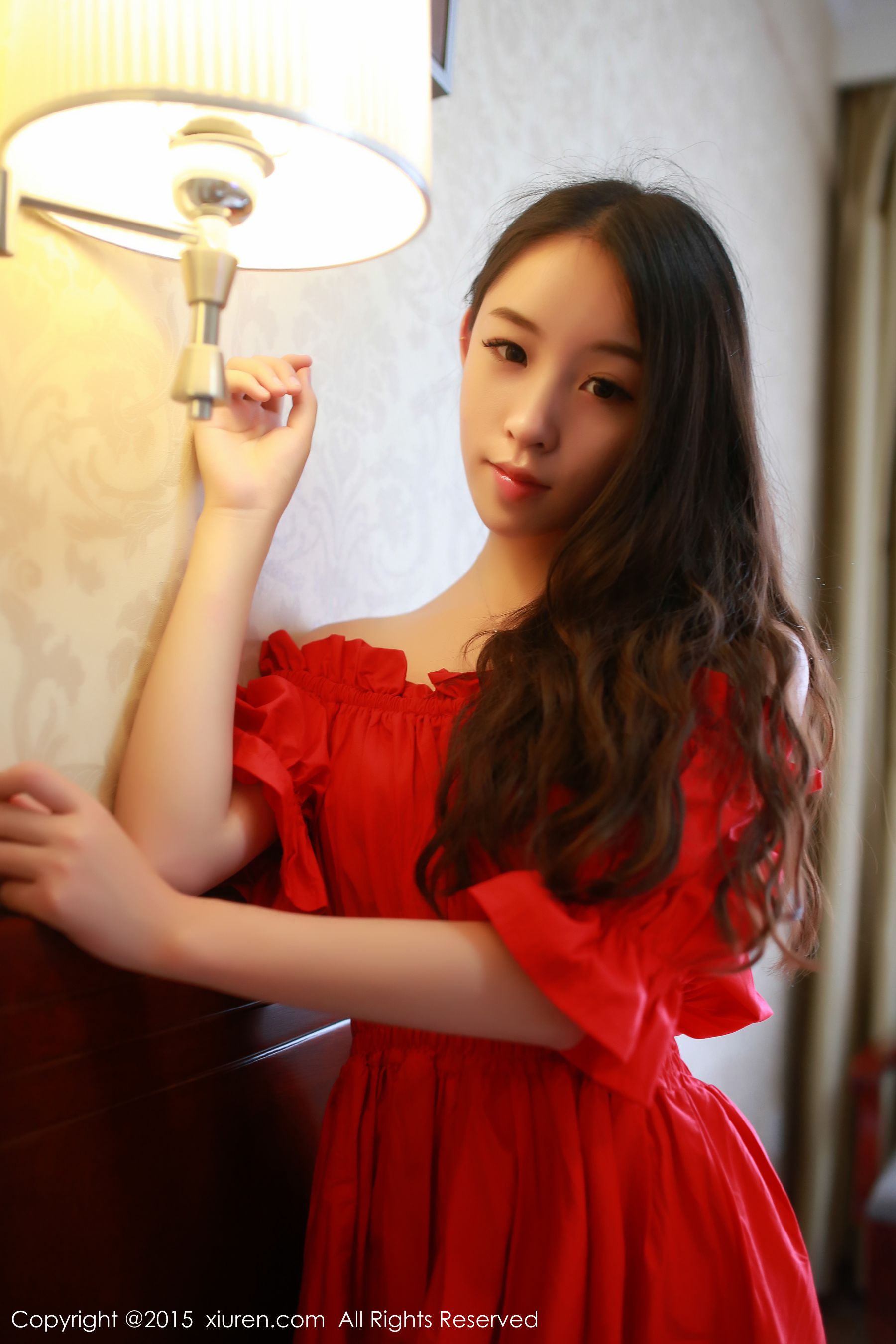 梓萱Crystal《连衣裙+热裤+网袜制服》 [秀人网XiuRen] No.347（60P）