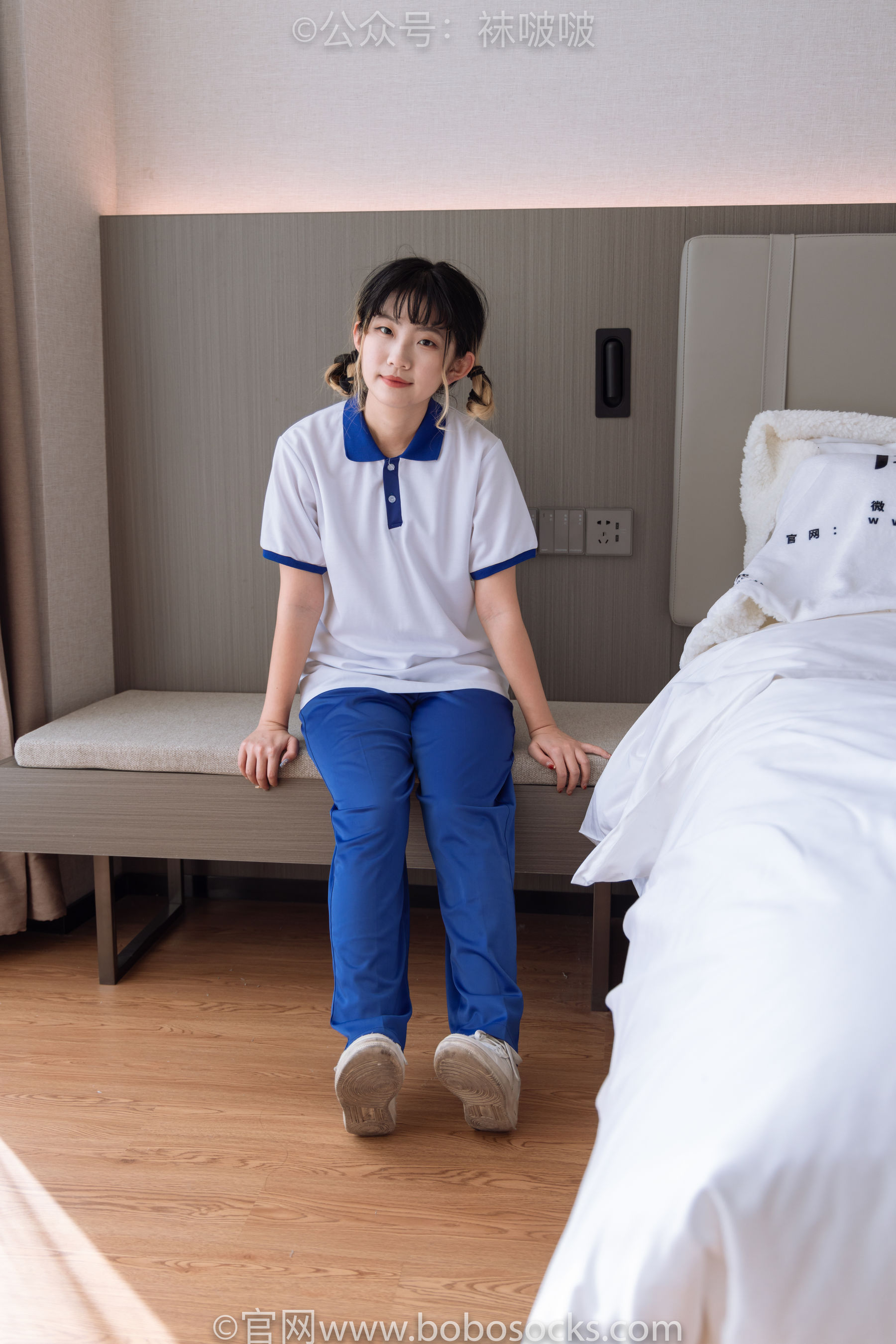 BoBoSocks袜啵啵 No.042 砂糖-校服、板鞋、白棉袜、油亮白丝（137P）