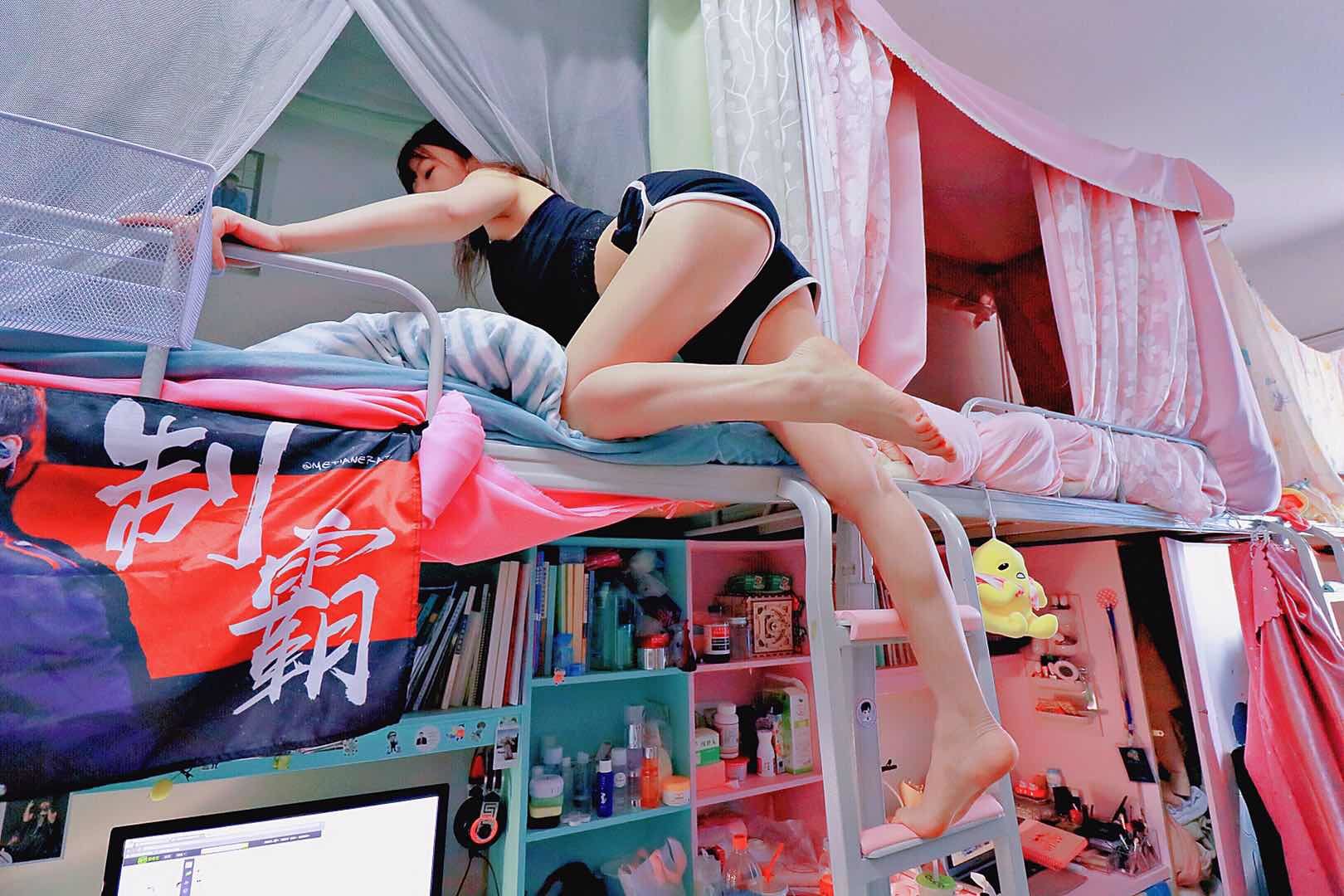 B站羊小雪写真-宿舍（10P）