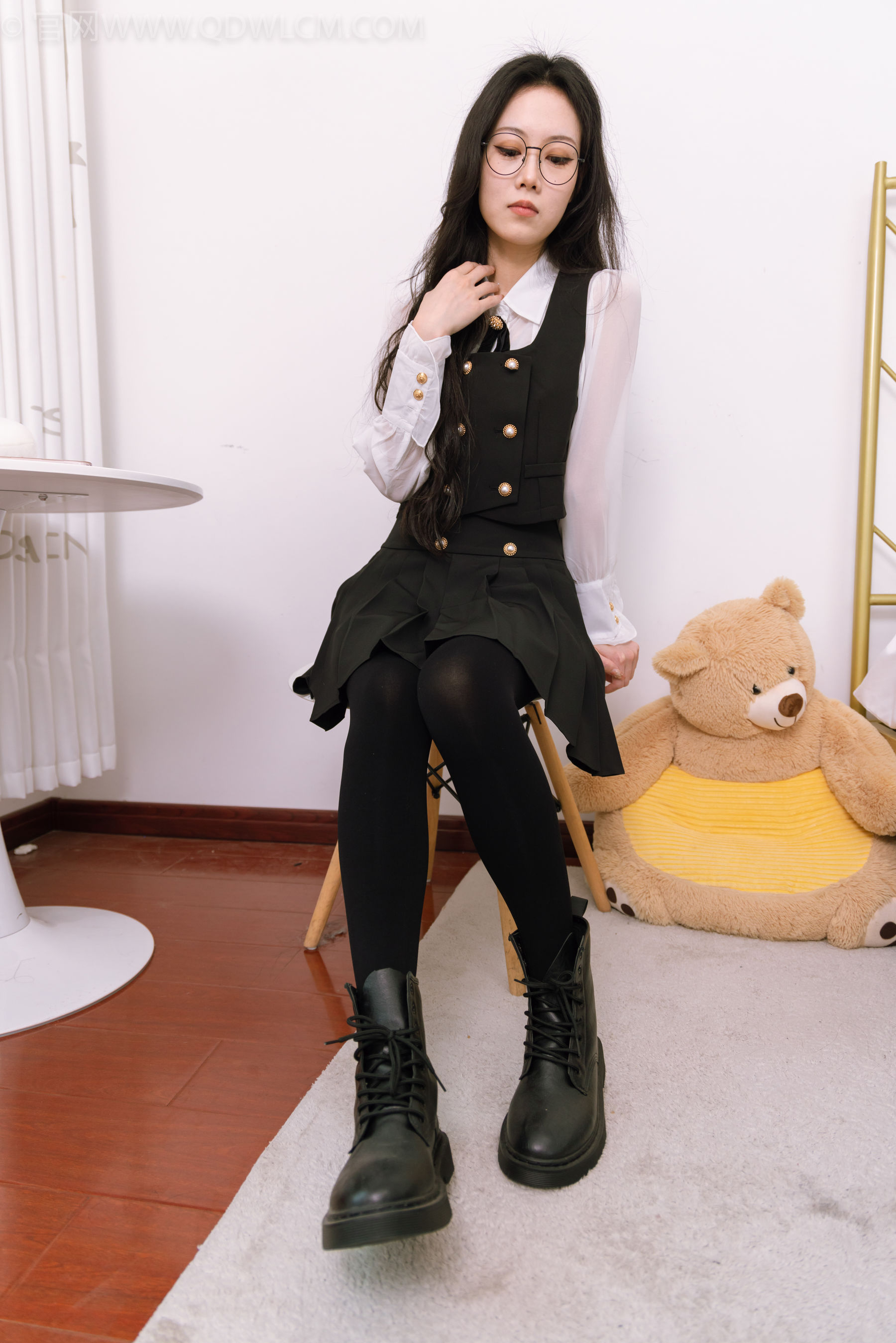 物恋传媒 No.1443 康康-兔年小红袜（159P）