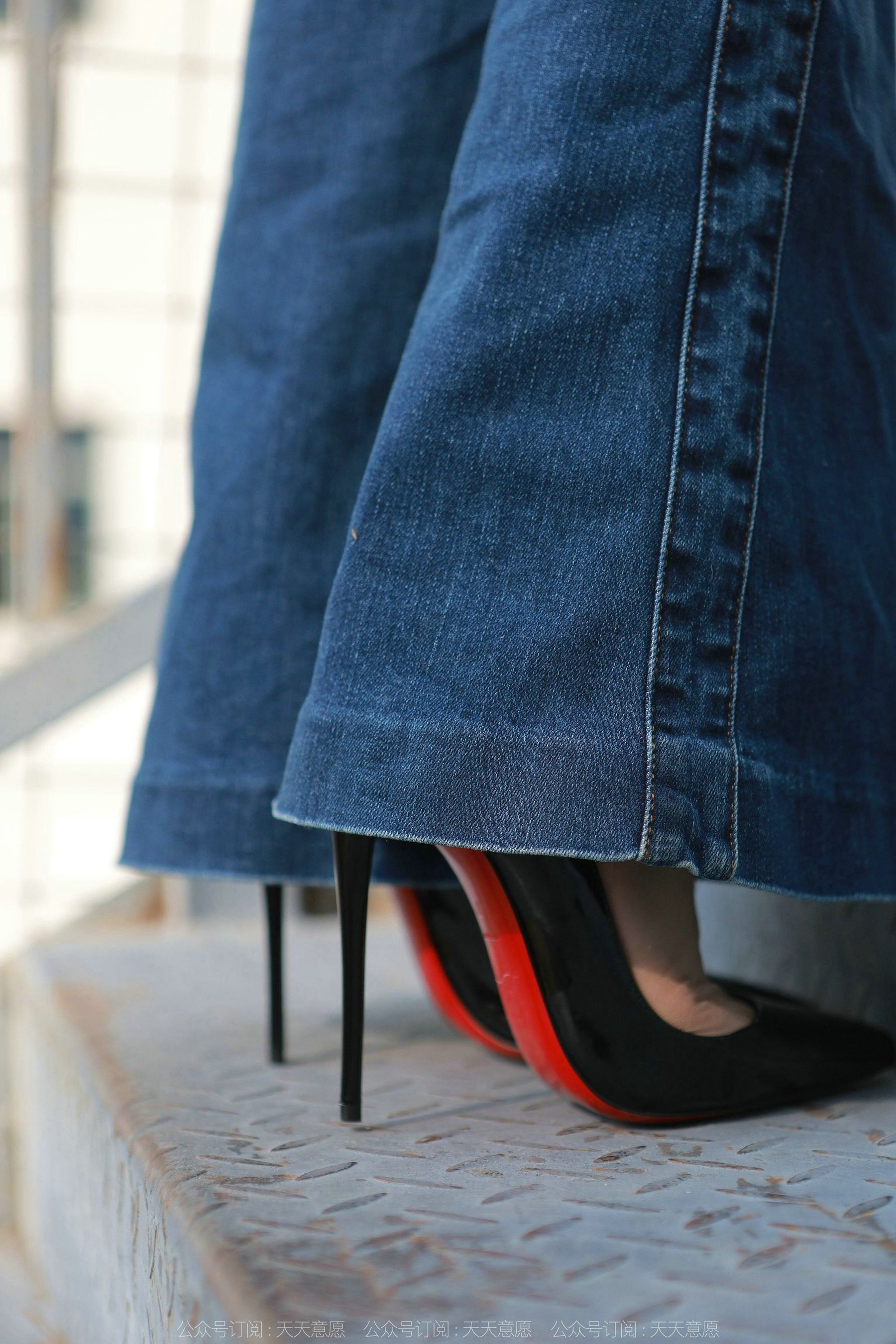 [异思趣向IESS] 模特 佳爷 《红底高跟库里丝》（92P）