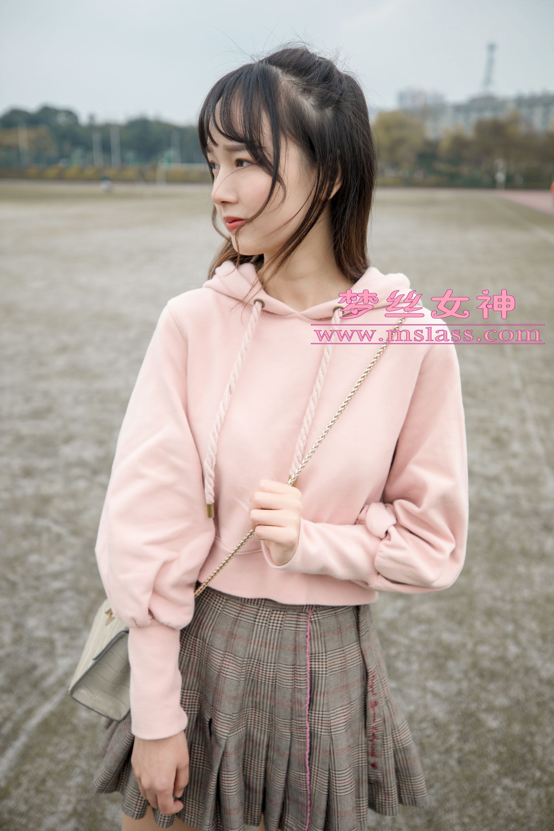 [梦丝女神MSLASS]  玥玥 操场小甜心（63P）