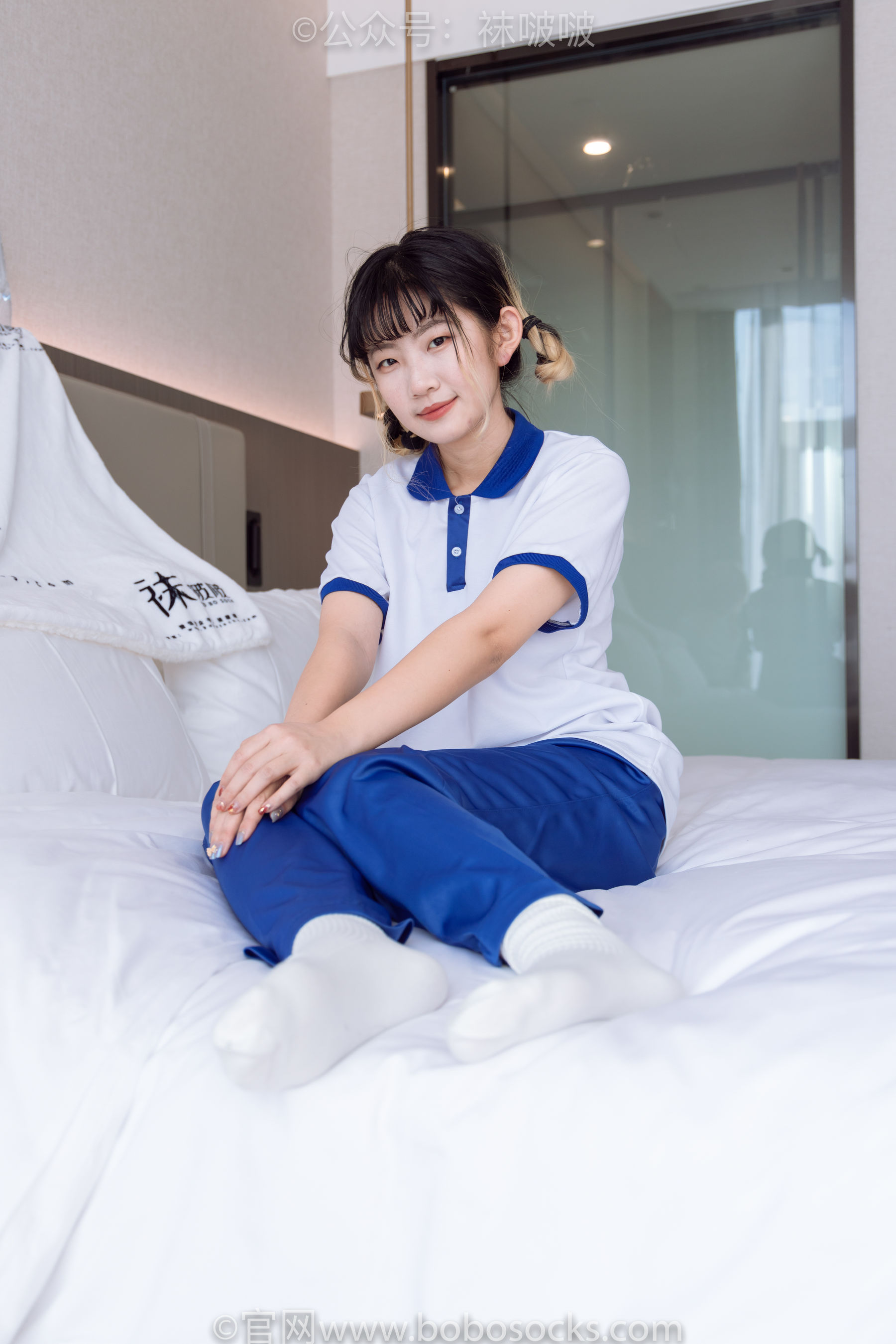 BoBoSocks袜啵啵 No.042 砂糖-校服、板鞋、白棉袜、油亮白丝（137P）