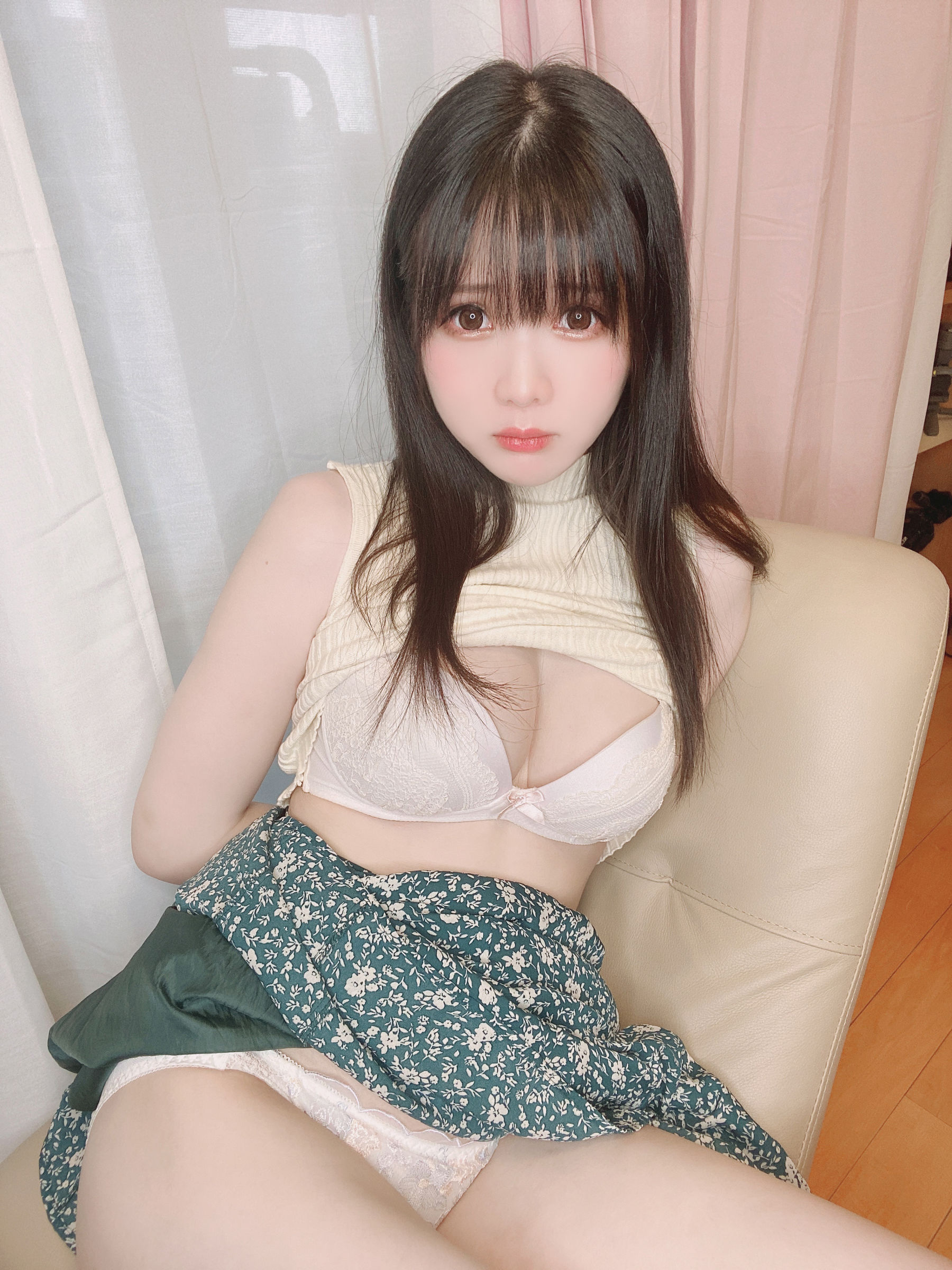 [福利COS] 微博妹纸霜月shimo - お疲れ様でした！（10P）