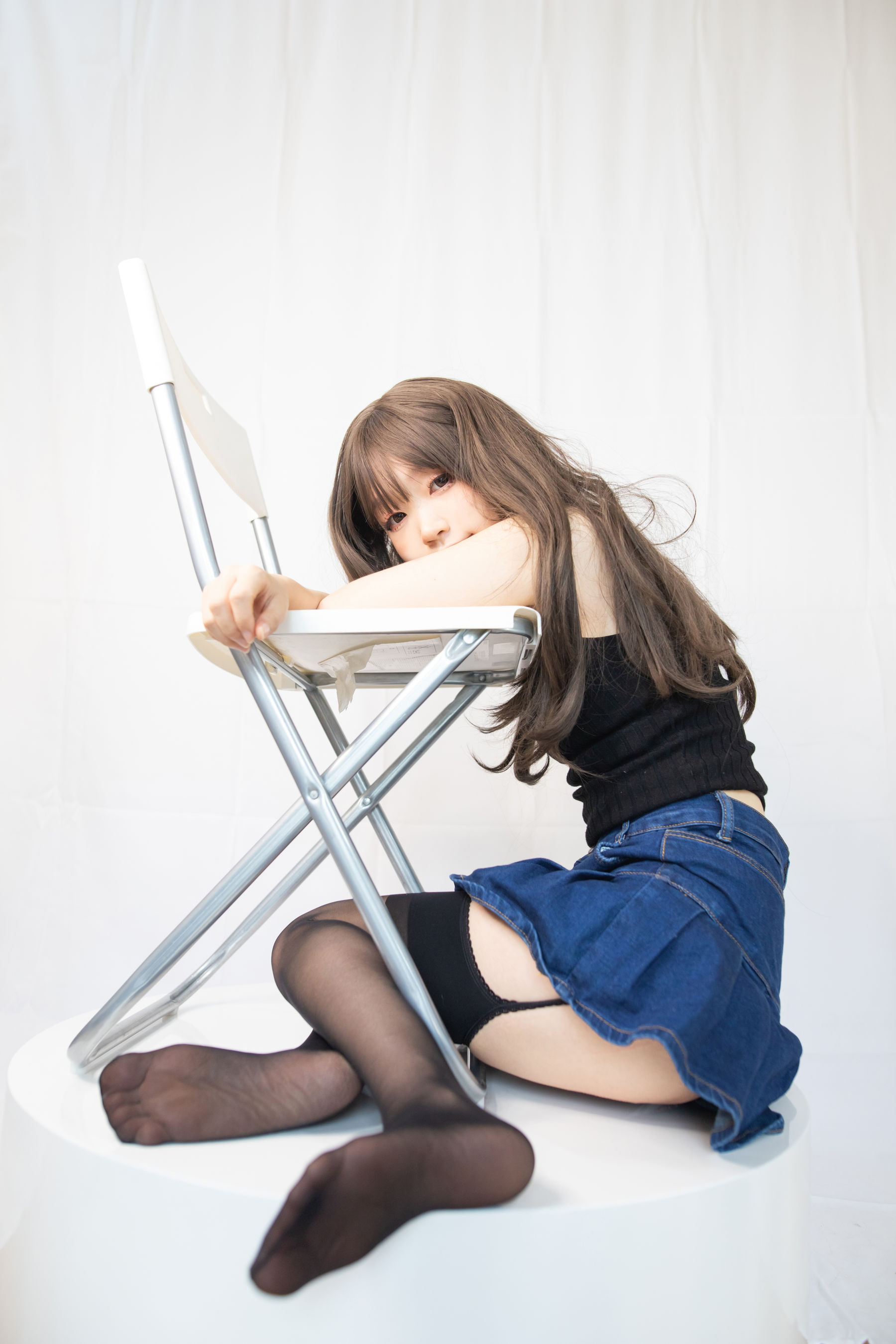 [福利COS] 神沢永莉 - 毛衣牛仔裙吊带黑丝（22P）