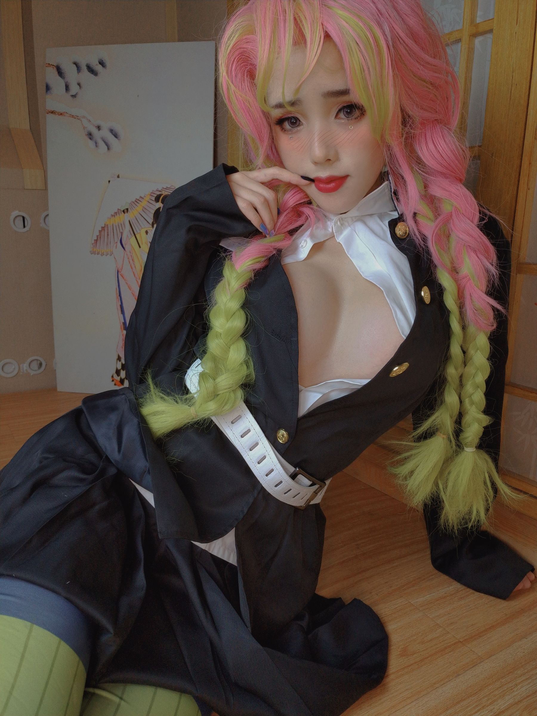 [福利COS] 钛合金大粑粑 - 鬼灭之刃 恋柱（15P）