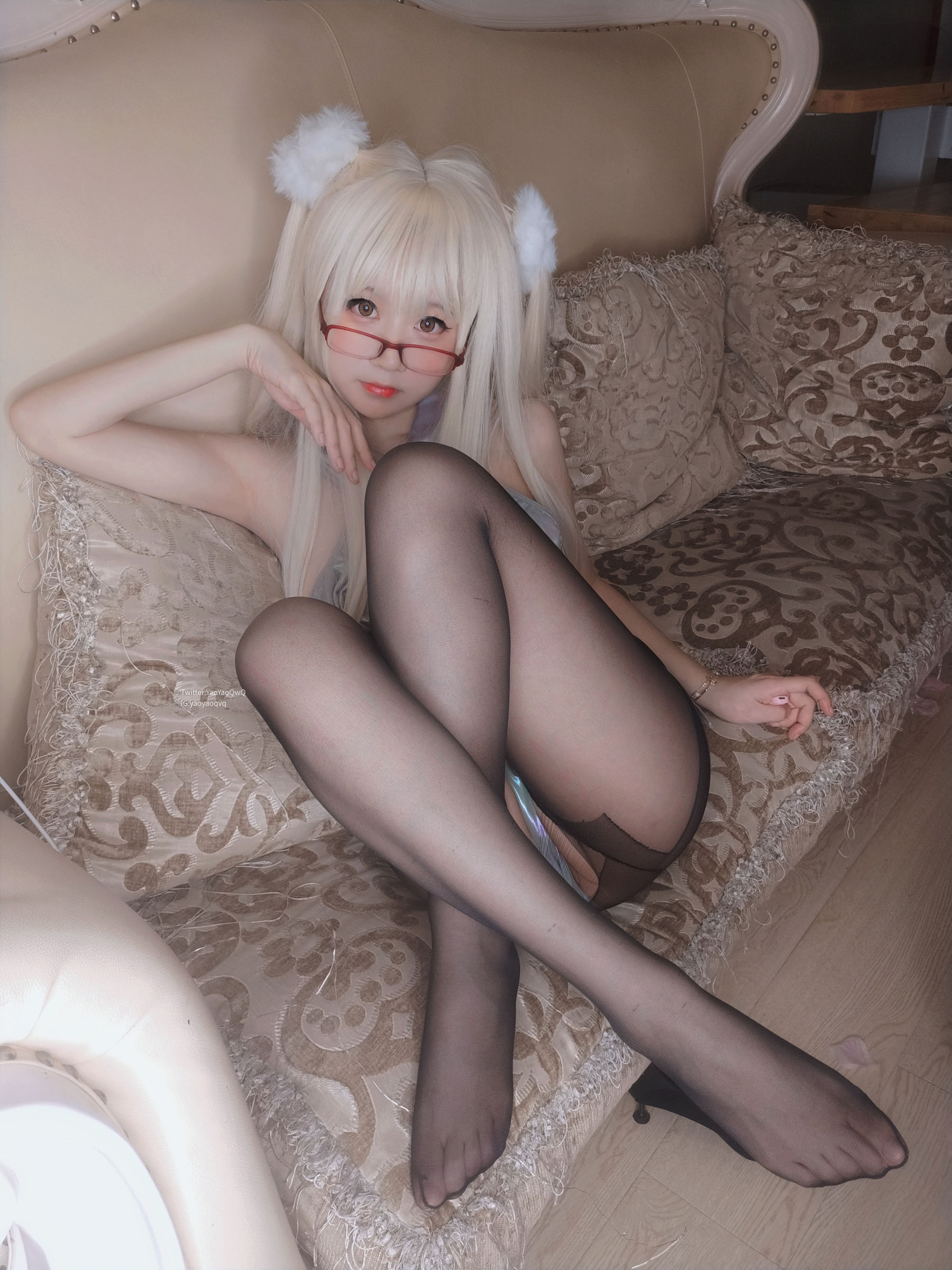 [网红COSER] 萌妹子Coser摇摇乐yoyo - 黑色长筒袜（111P）