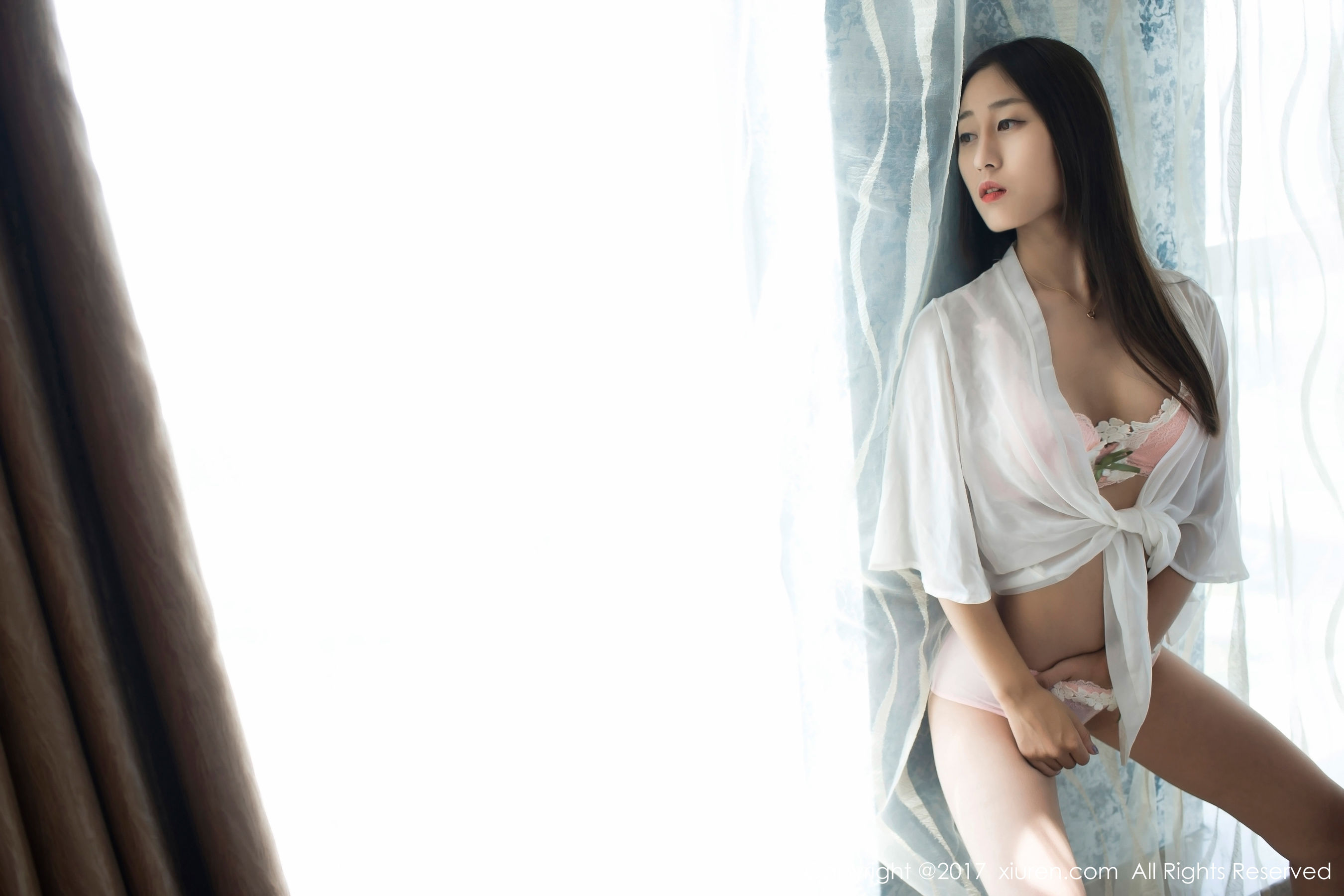 雨涵Iris《学生制服+花瓣内衣》 [秀人网XIUREN] No.802（45P）