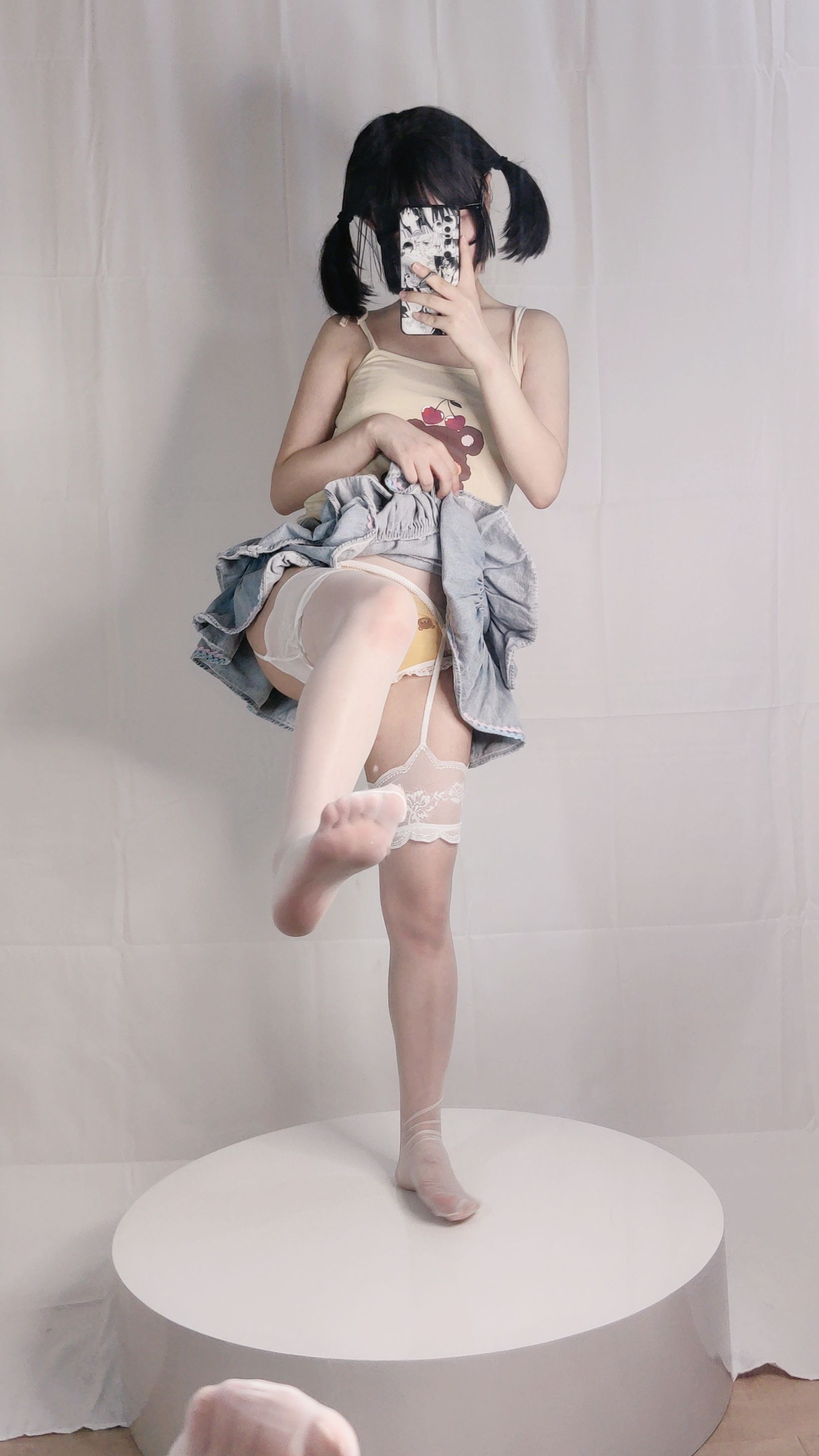 [福利COS] 神沢永莉 - 绫蛋糕裙吊带袜汐（21P）