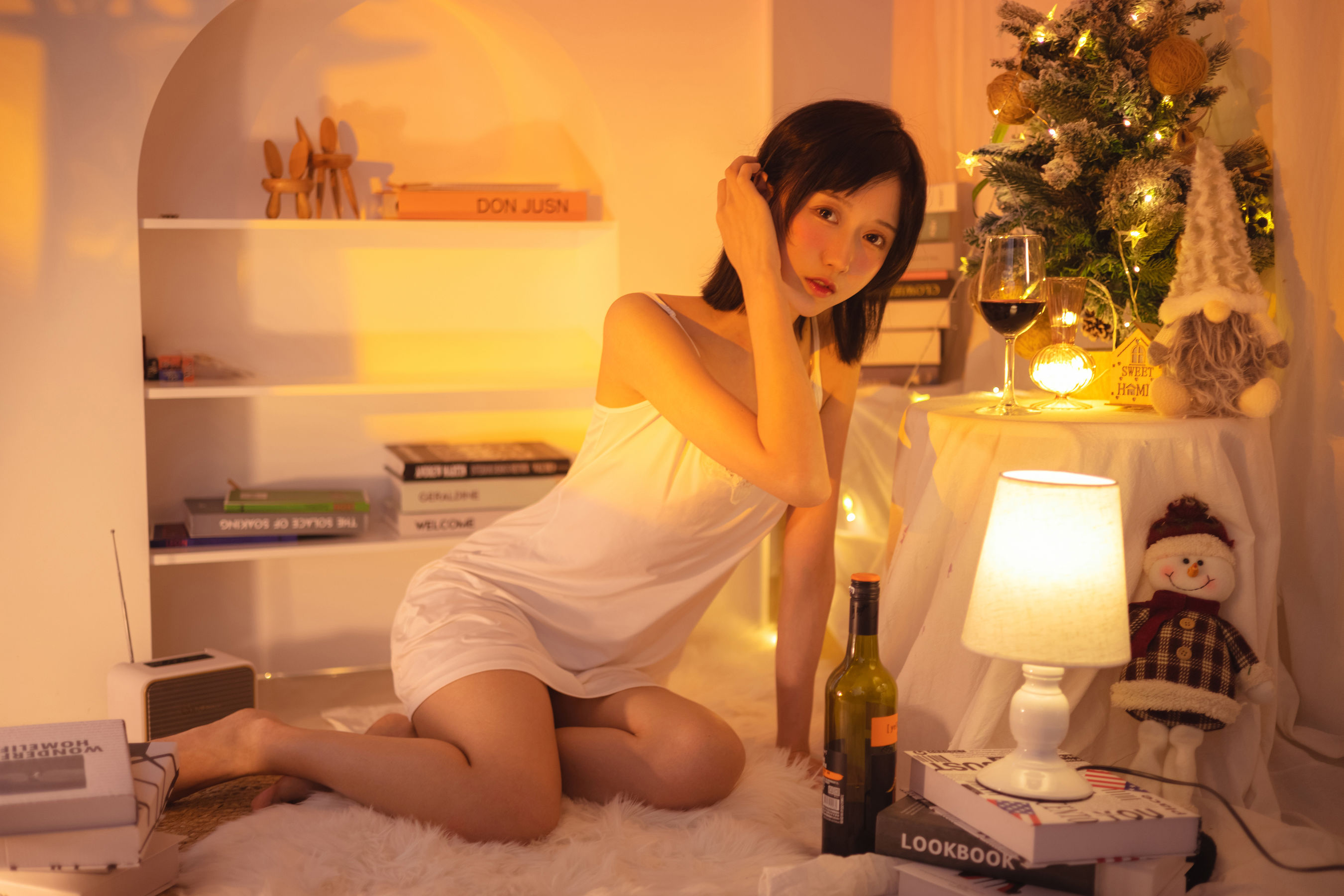 [福利COS] 萌系小姐姐木绵绵OwO - 红酒好喝（28P）