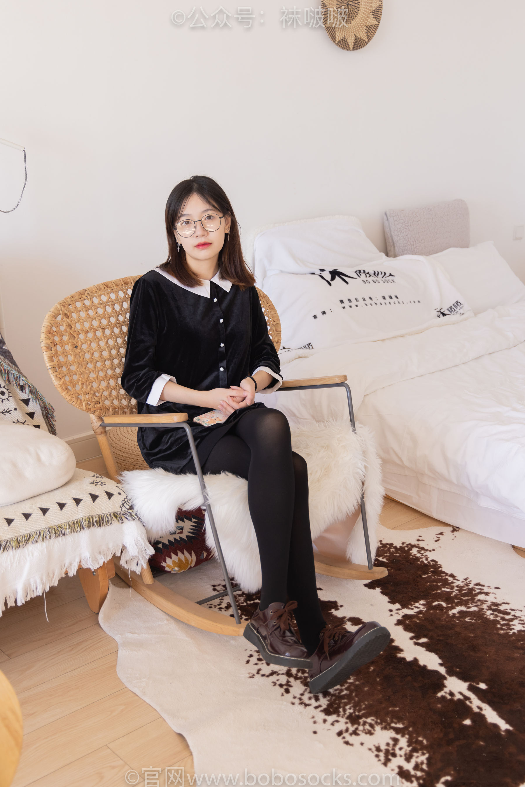 BoBoSocks袜啵啵 No.053 小甜豆-皮鞋、厚黑丝、黑色蕾丝船袜（138P）