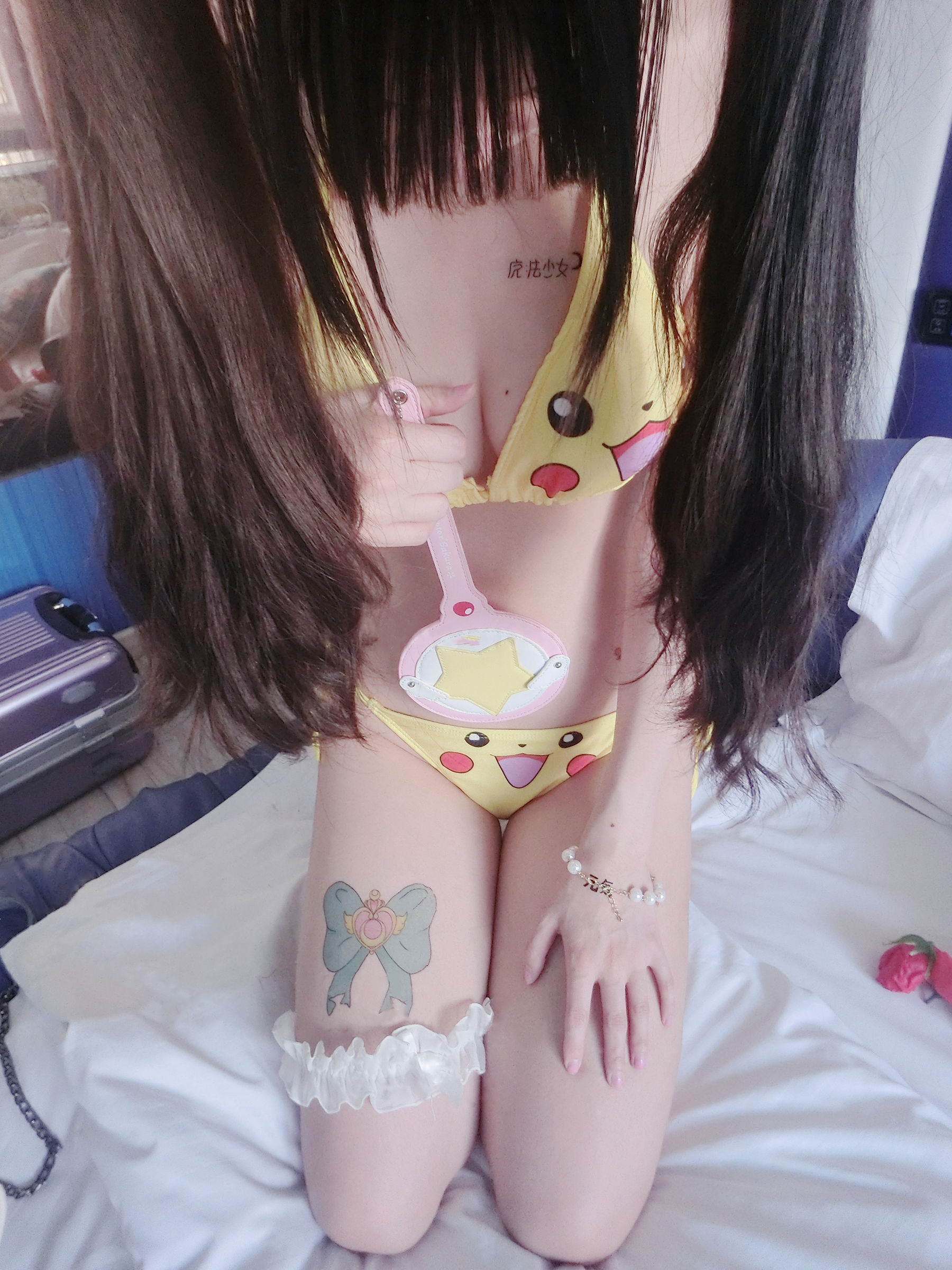 [福利COS] 双马尾少女赛高酱作品 - 皮卡丘比基尼（43P）