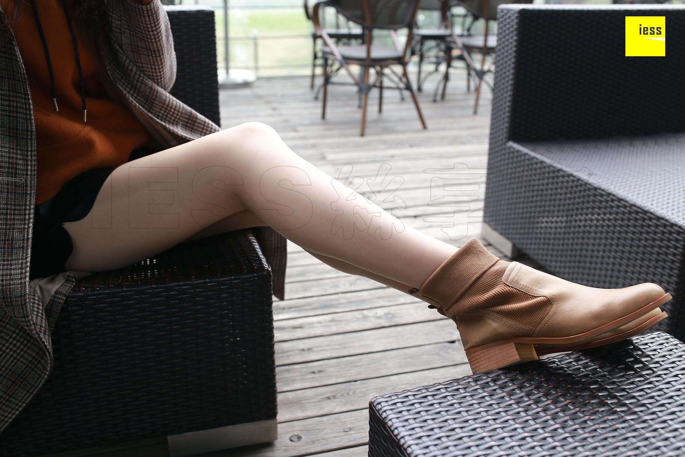 紫紫《霸气短靴肉丝》[异思趣向IESS] 丝享家168（99P）