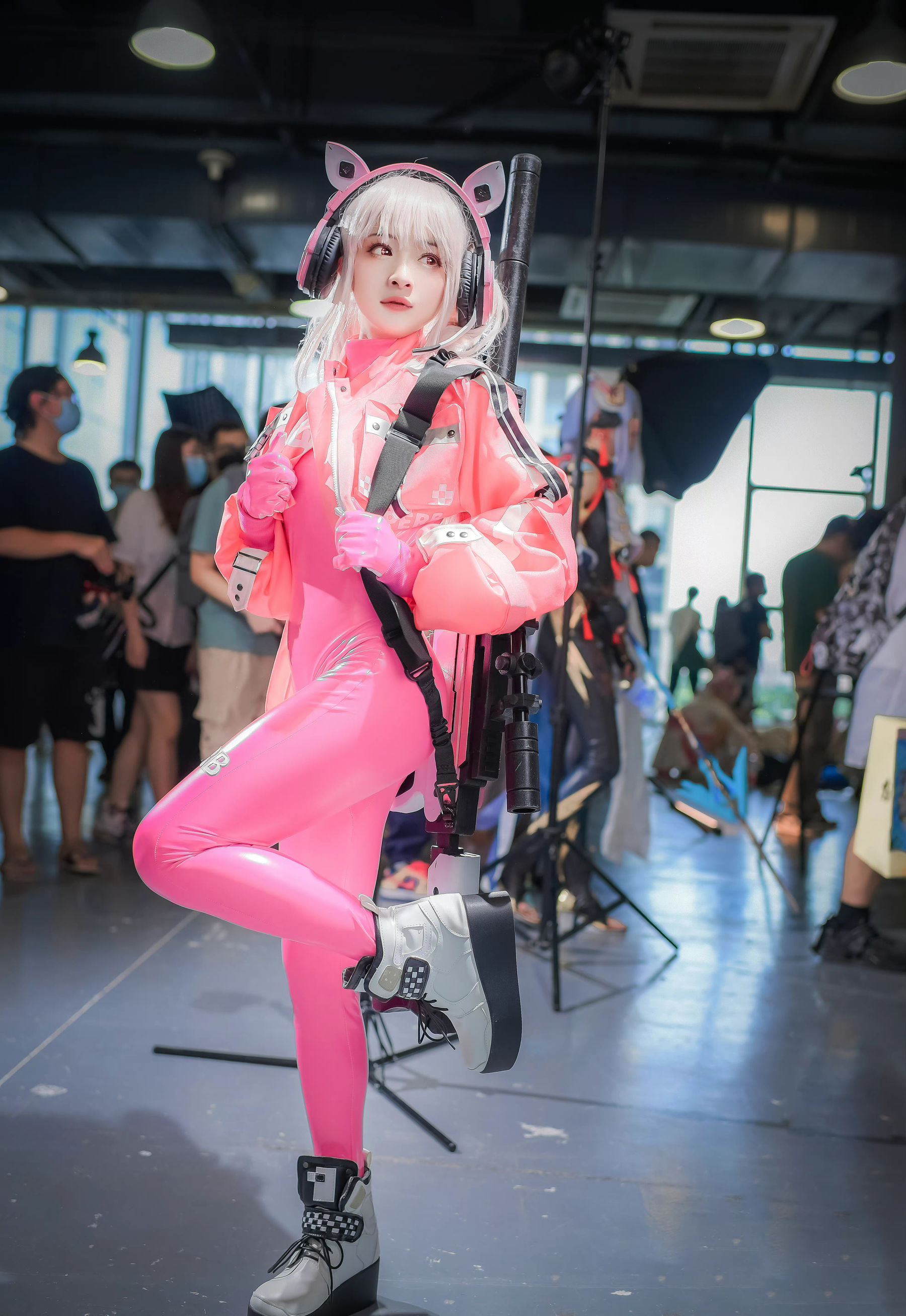 动漫博主九九八XY - 萤火虫漫展 NIKKE 胜利女神 爱丽丝（18P）