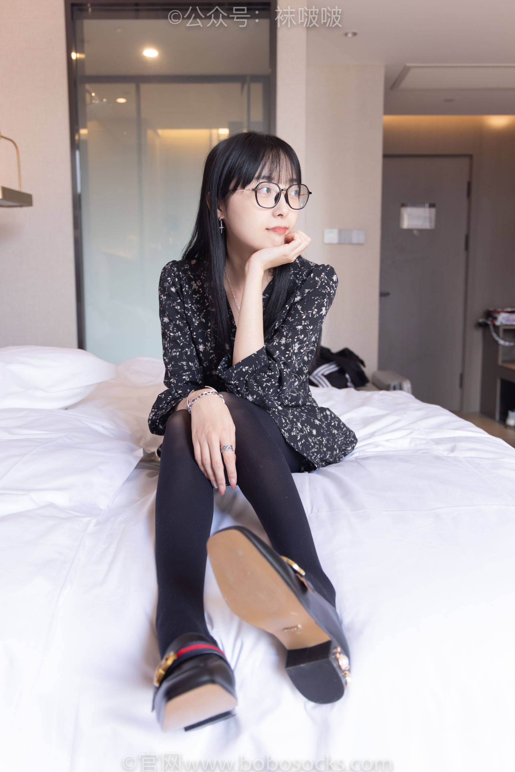 BoBoSocks袜啵啵 No.064 稚予-平底鞋、厚黑丝（137P）