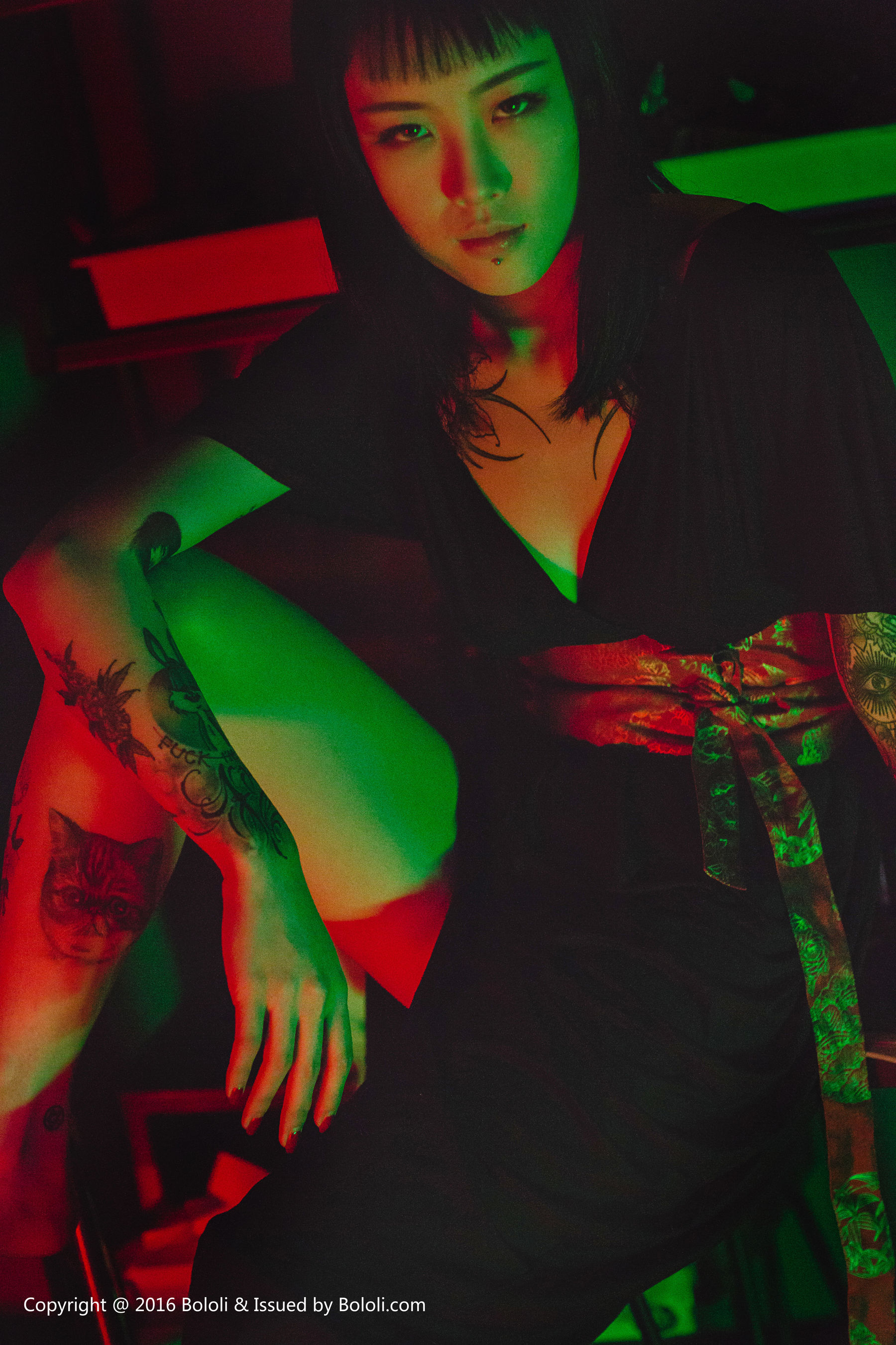 王思匀《纹身少女的风情》 [Bololi波萝社] BOL.087（30P）