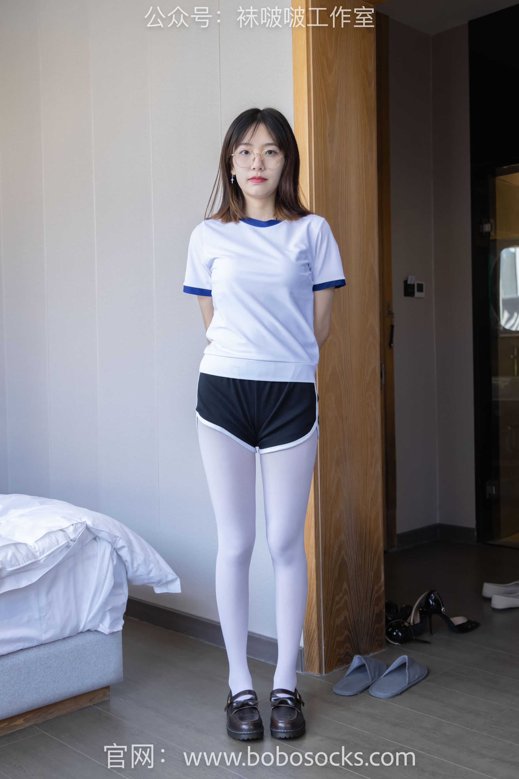 BoBoSocks袜啵啵 No.108 小甜豆-皮鞋、厚白丝、踩奶油蛋糕剧情（137P）