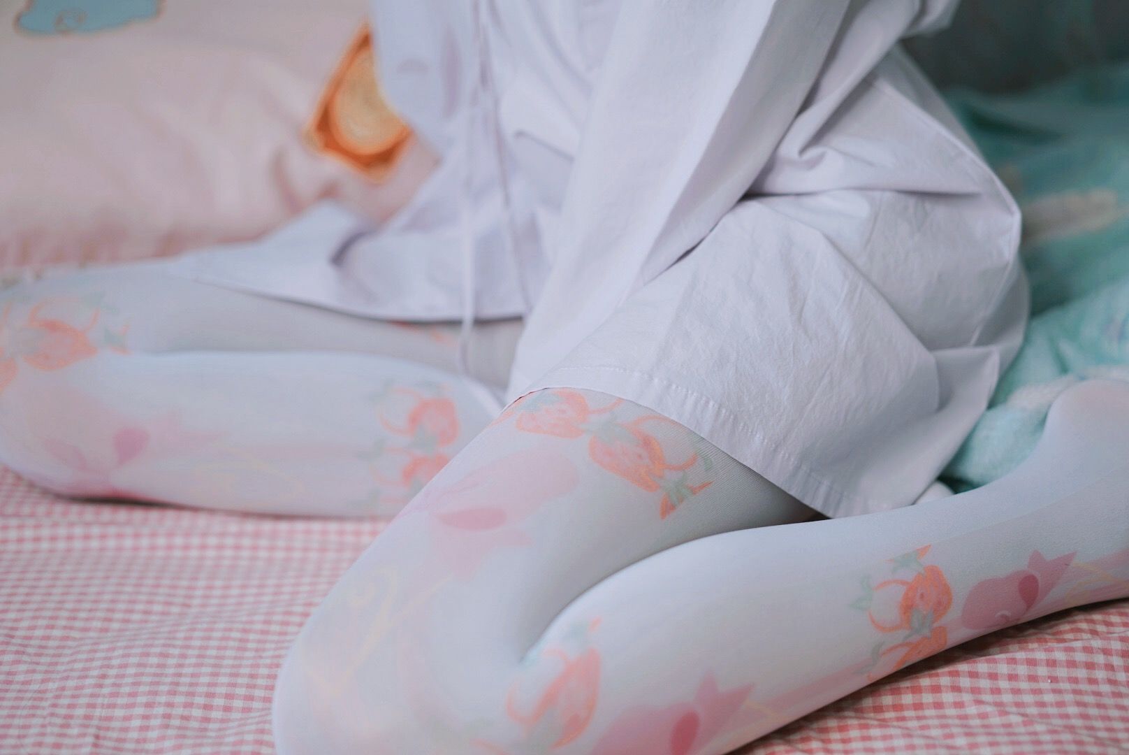 [网红COSER写真] 萌妹子眼酱大魔王w - 踩玩偶（10P）