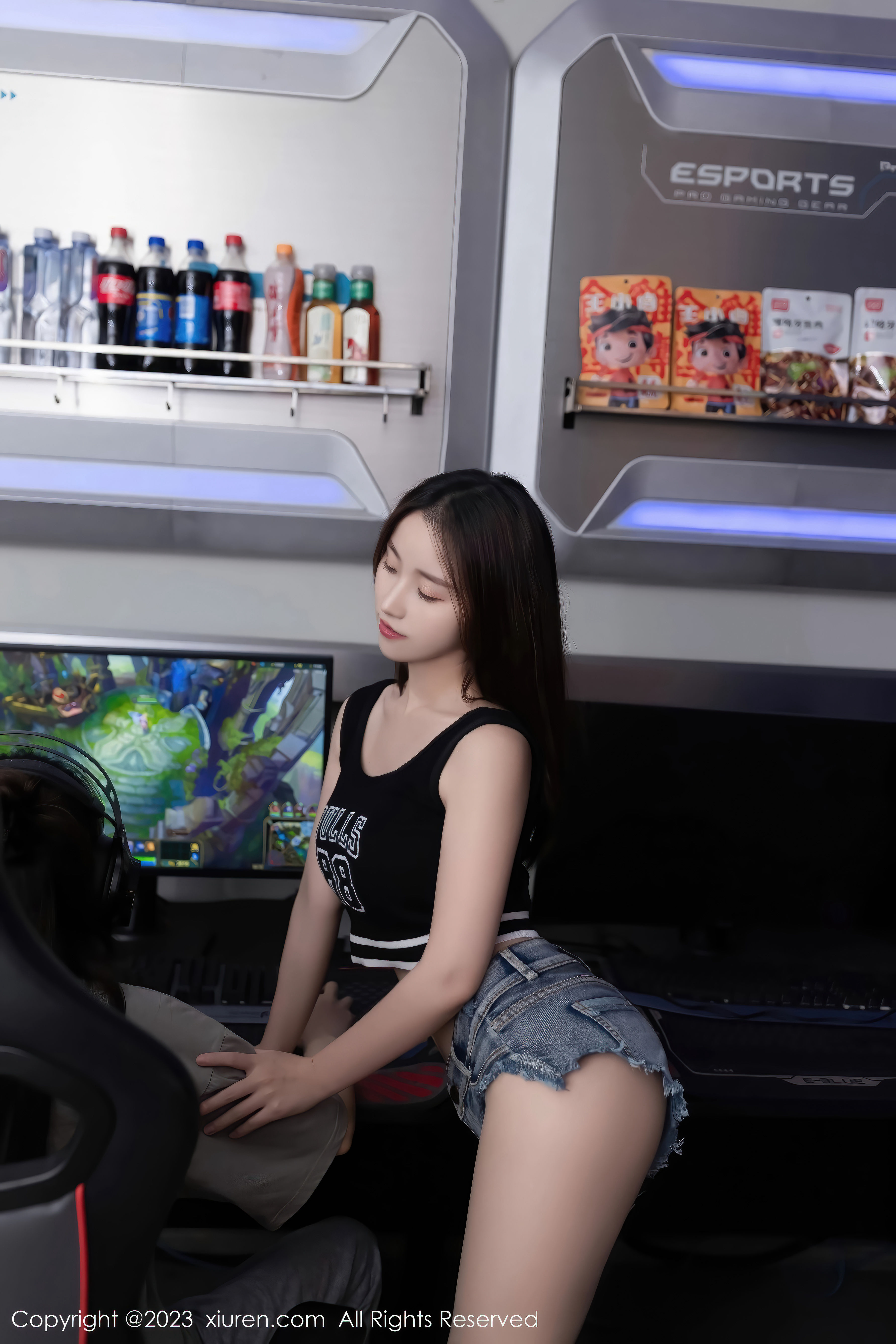 [秀人XiuRen] 2023.08.23 No.7275 杏子（83P）-爱变色