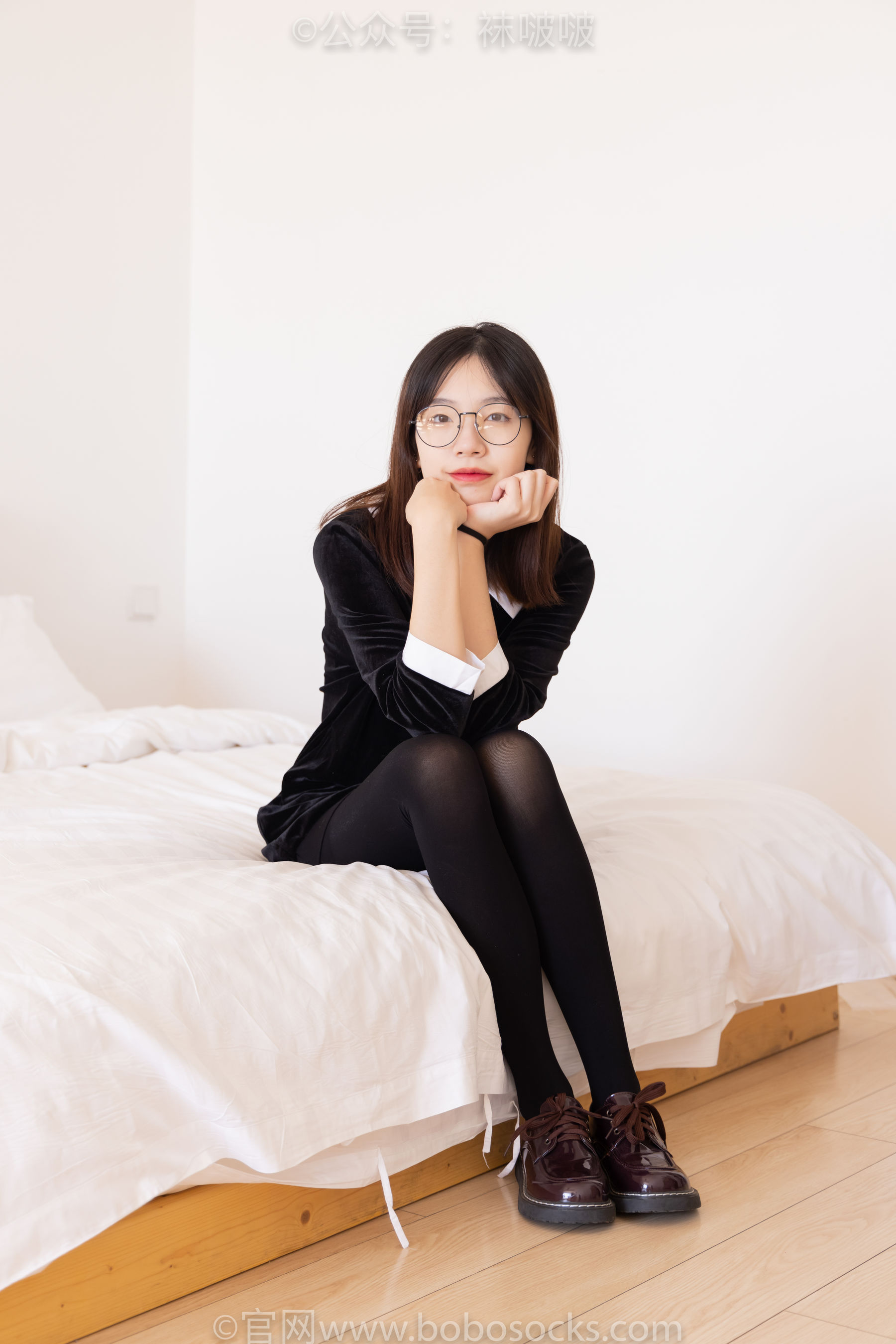 BoBoSocks袜啵啵 No.053 小甜豆-皮鞋、厚黑丝、黑色蕾丝船袜（138P）