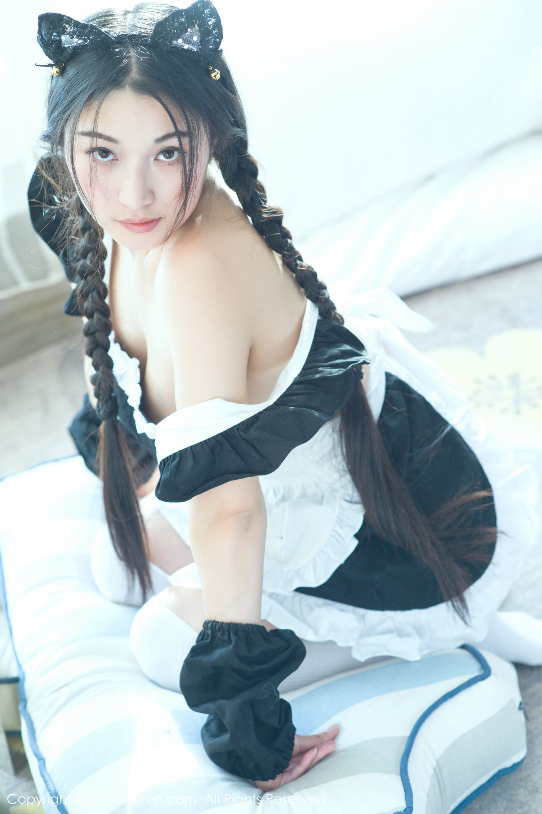 盼盼已鸠《透明旗袍和日系女仆装》 [秀人网XIUREN] No.732（28P）