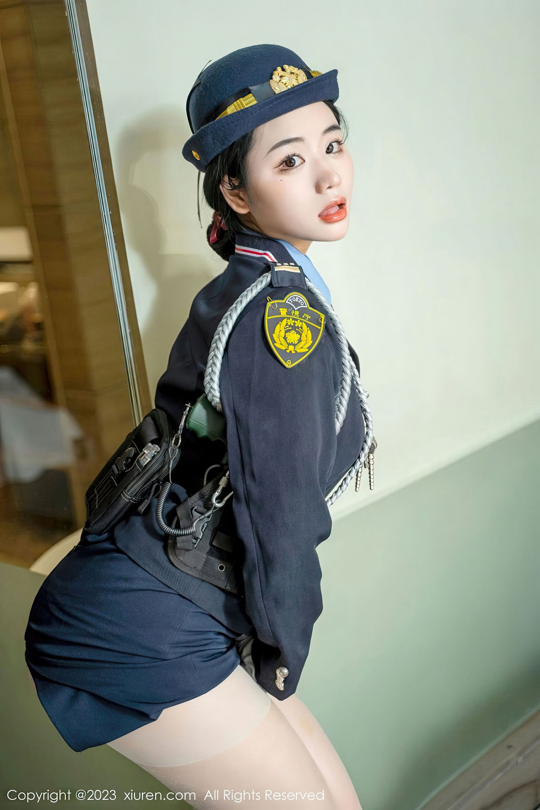 [秀人XiuRen] 2023.03.30 No.6497 汐汐爱吃草莓（86P）-爱变色