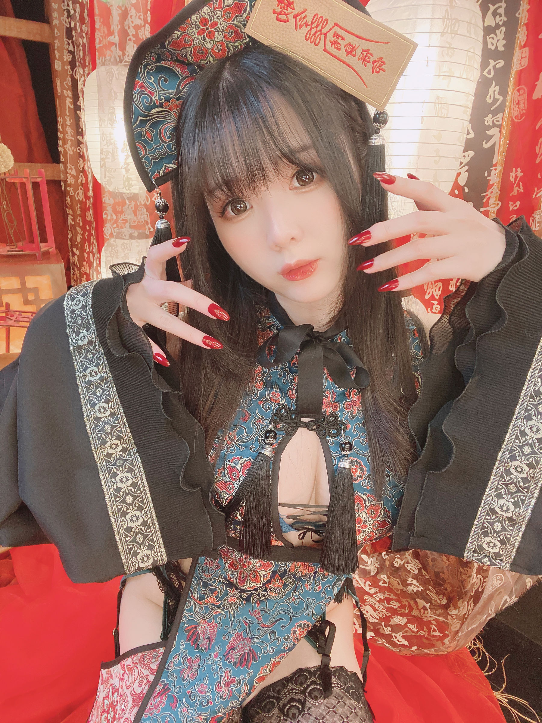 [福利COS] 微博妹纸霜月shimo - キョンシーちゃん自撮り（20P）