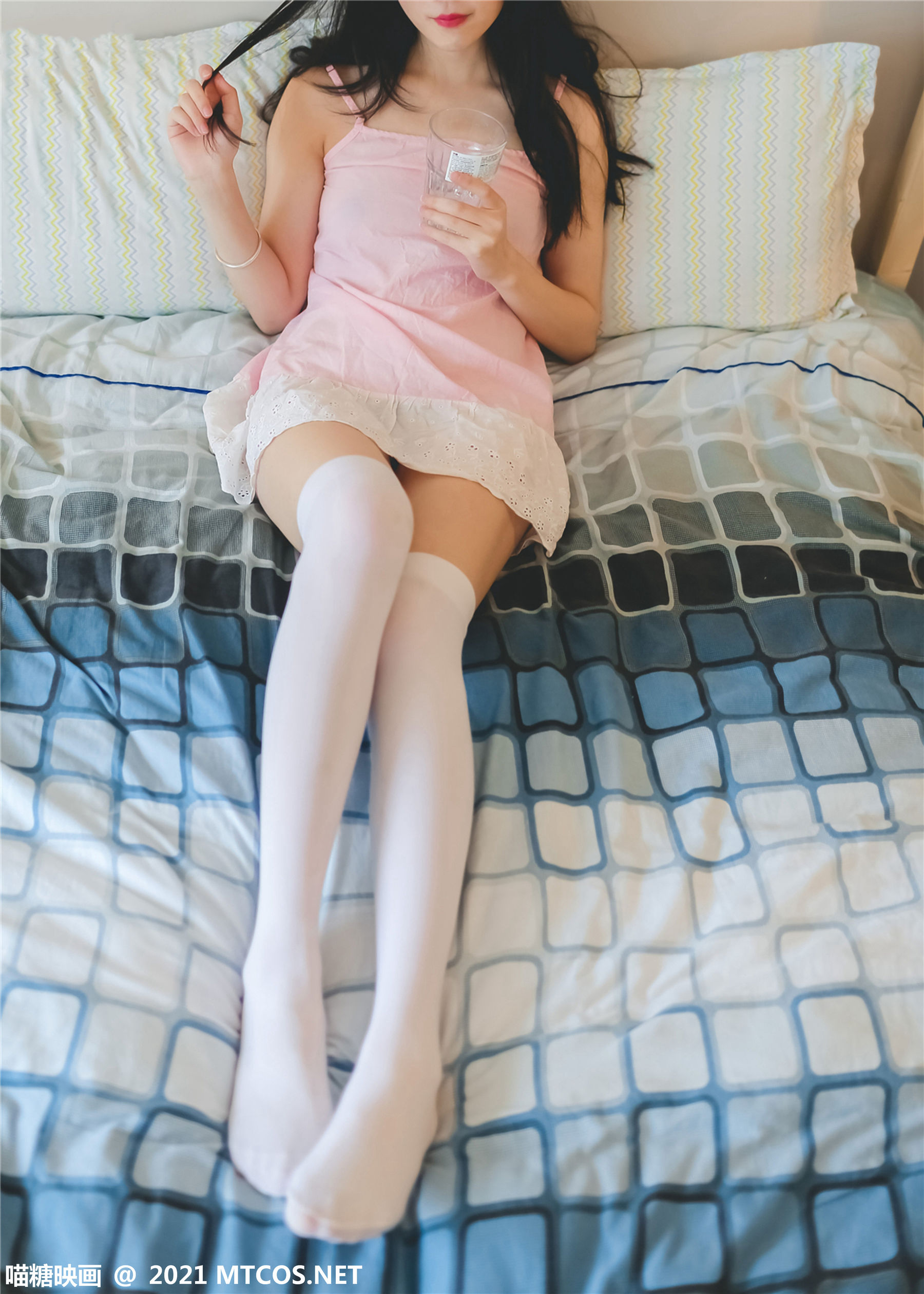 [喵糖映画] VOL.406 小璐sake 粉裙民宿（28P）