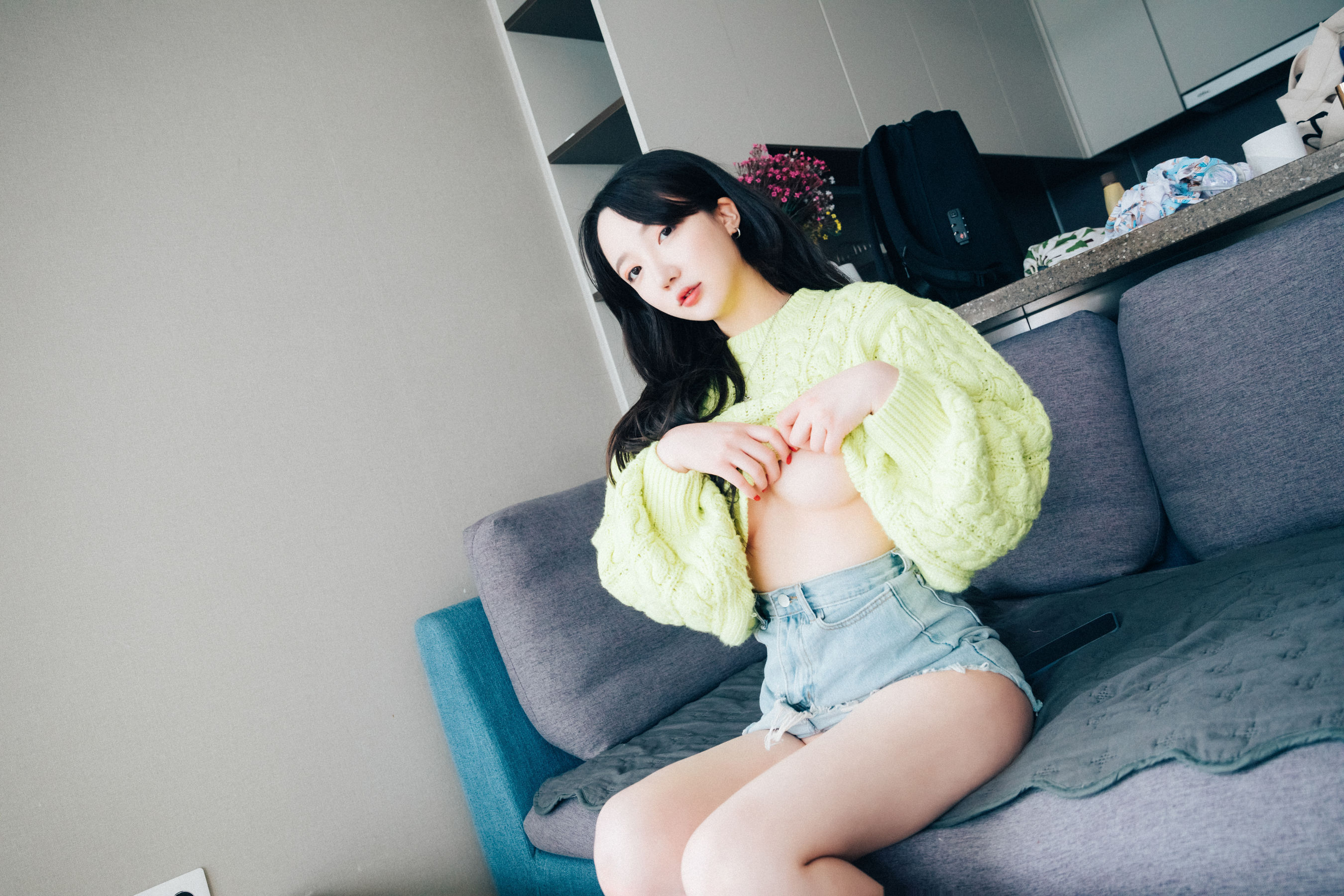 [LOOZY]  Yeeun - Travel Partner Gwangalli（71P）