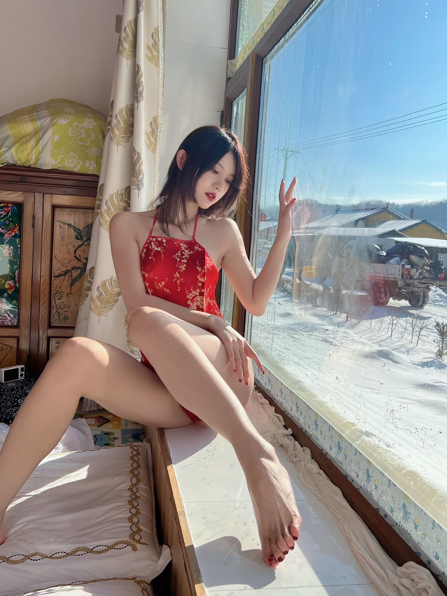 美女模特Azhua19970(阿朱啊) -   红肚兜（24P）