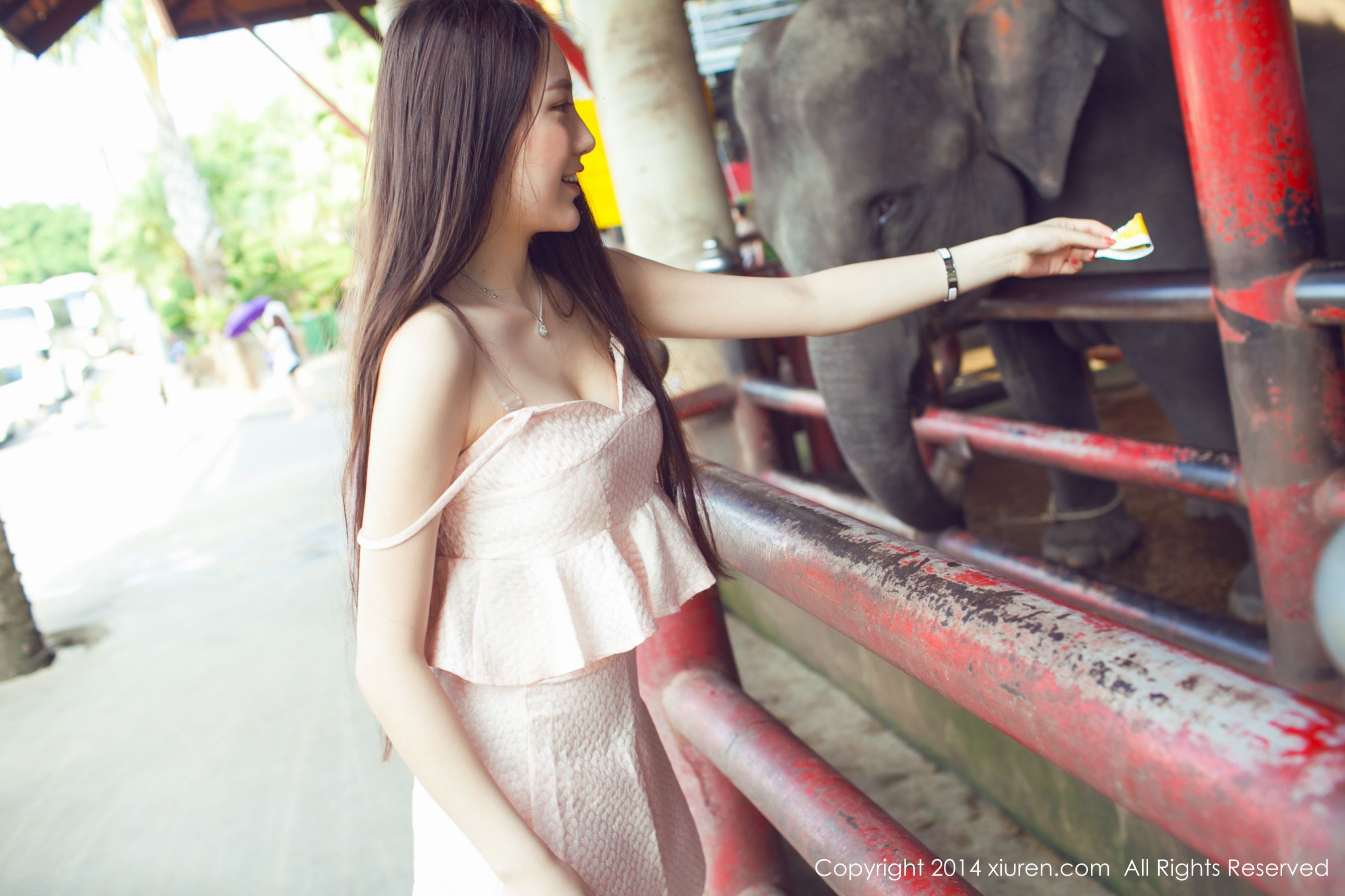 女神刘奕宁Lynn泰国街拍 [秀人网XiuRen] No.139（54P）