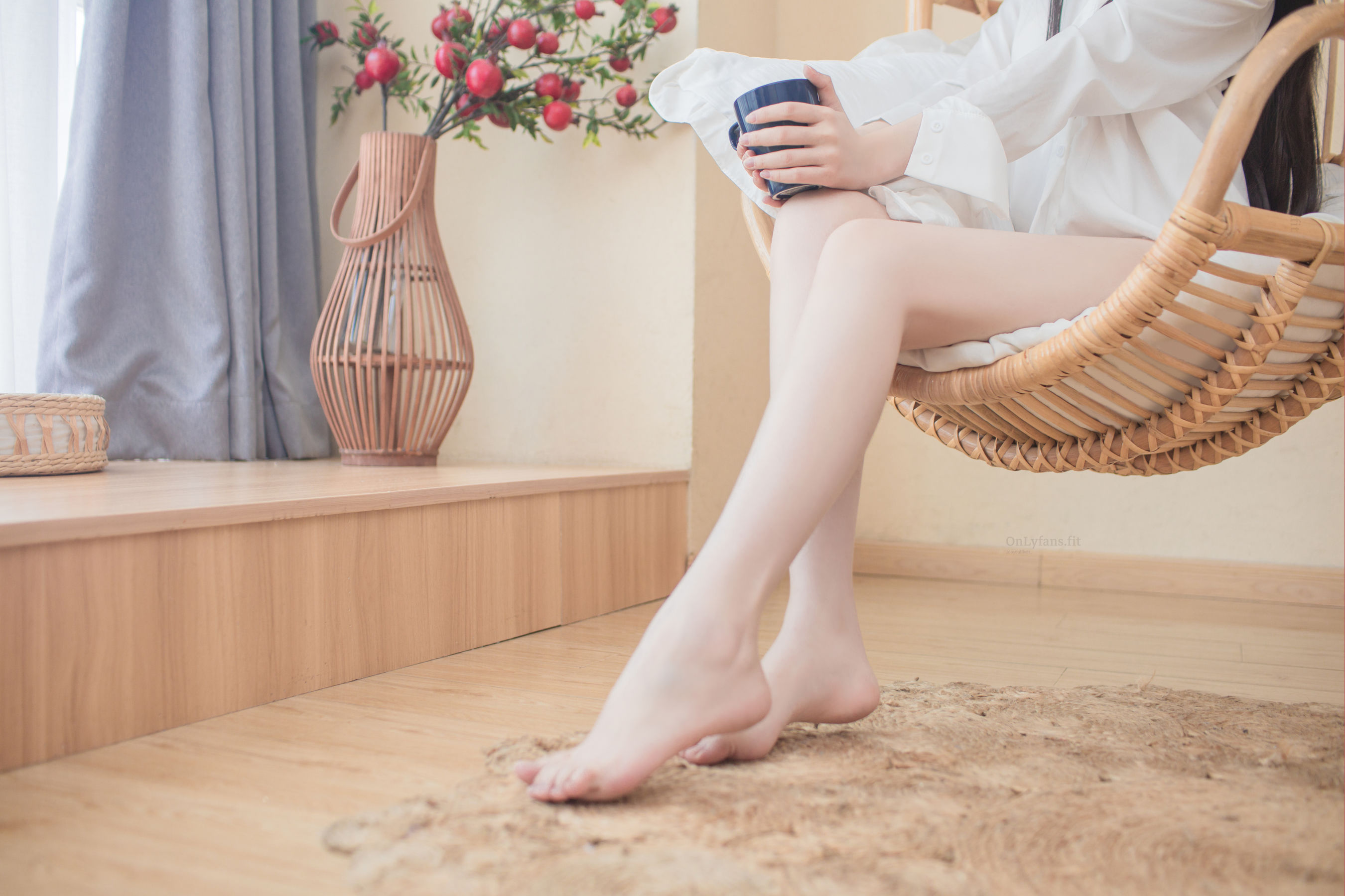 [福利COS] 花兮_honoka - 能代 宁静的六叠间（18P）