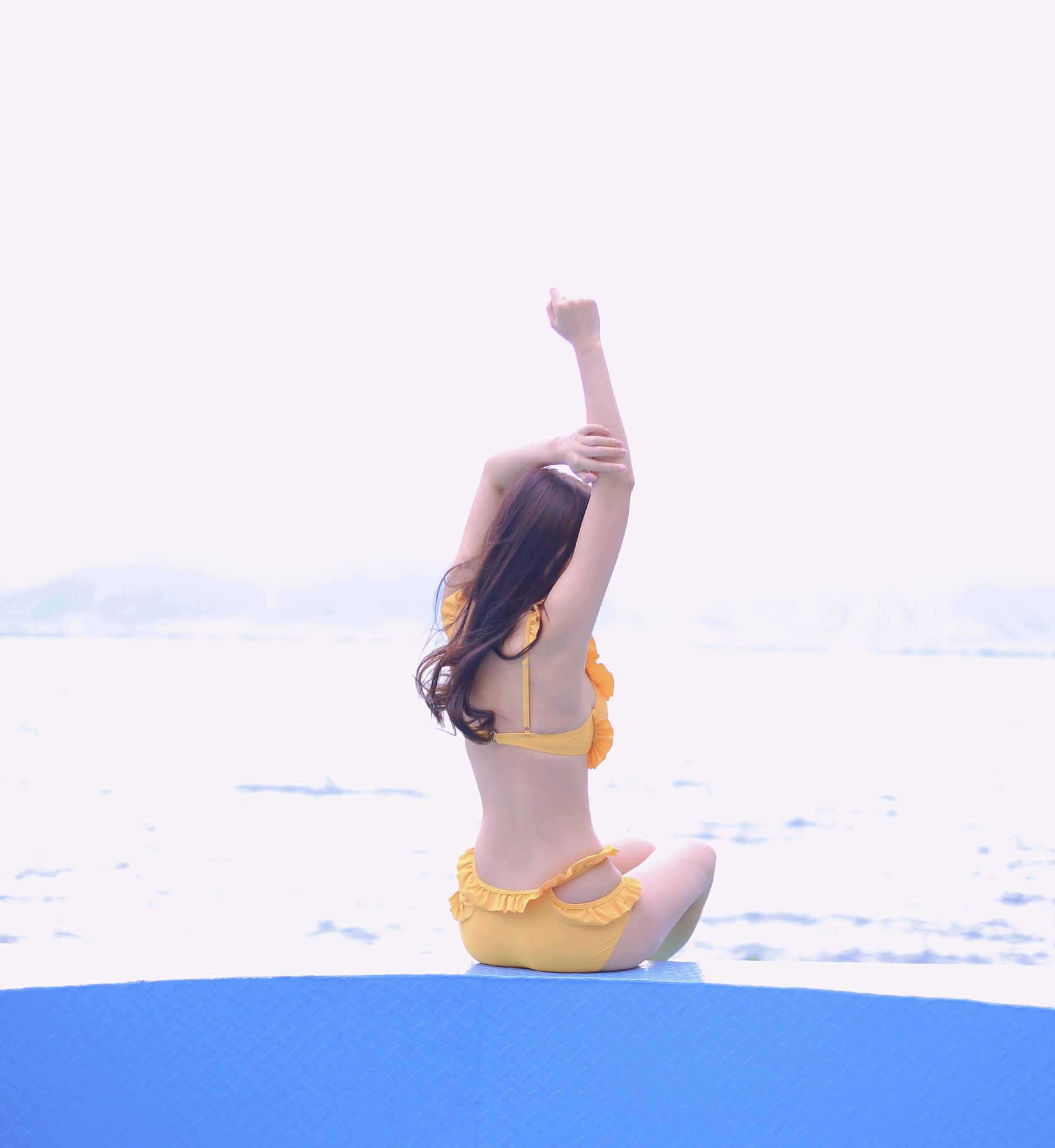 B站羊小雪写真-橙色泳装（12P）