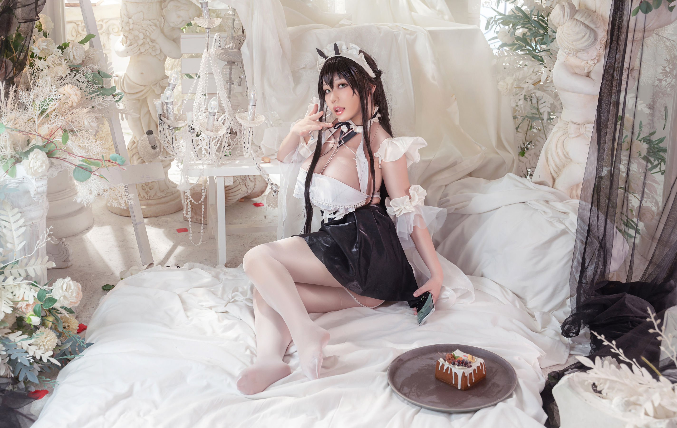 [福利COS] 七七娜娜子 - 不挠女仆（12P）