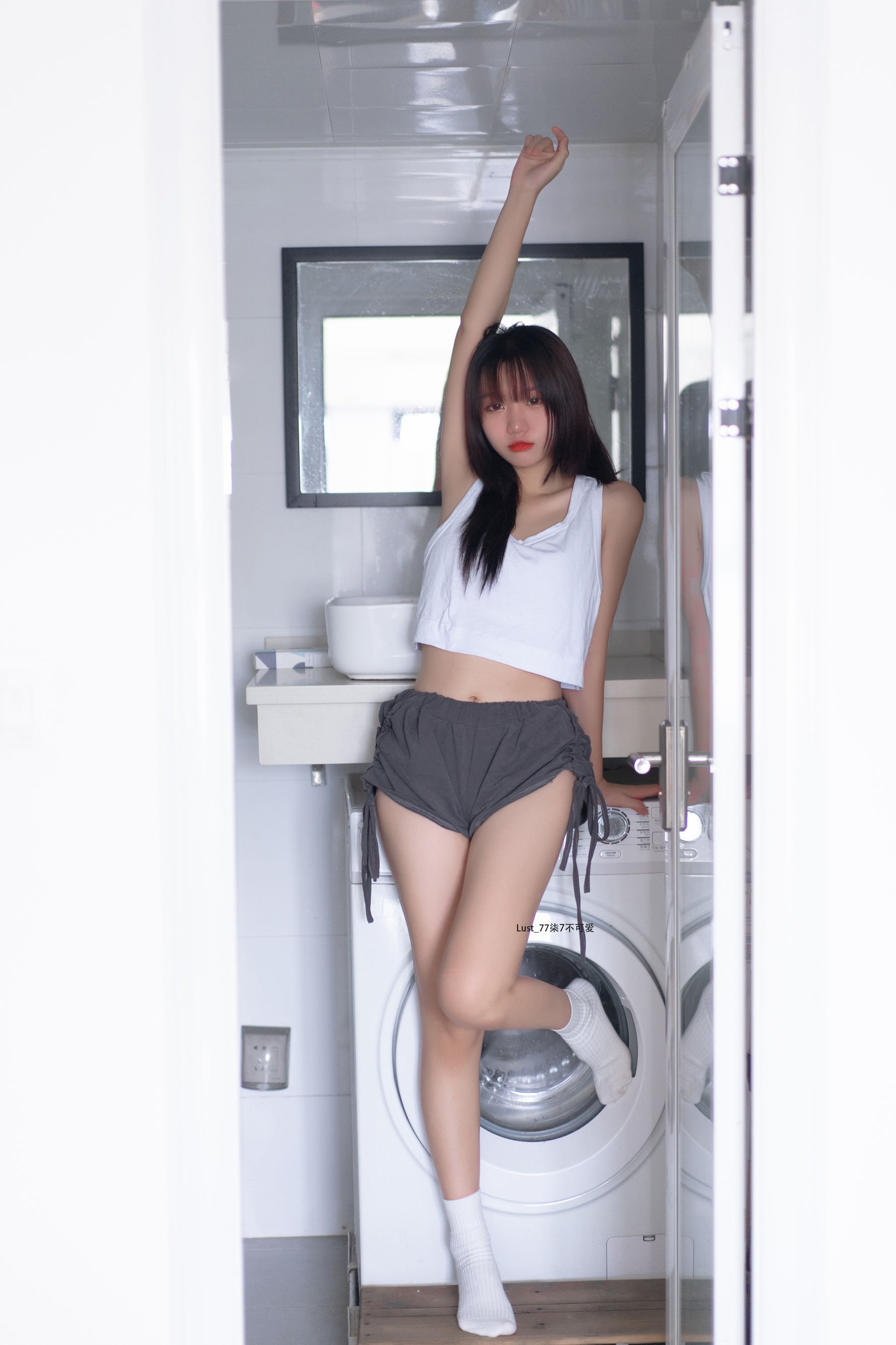 动漫博主柒柒要乖哦 - 初恋背心（111P）