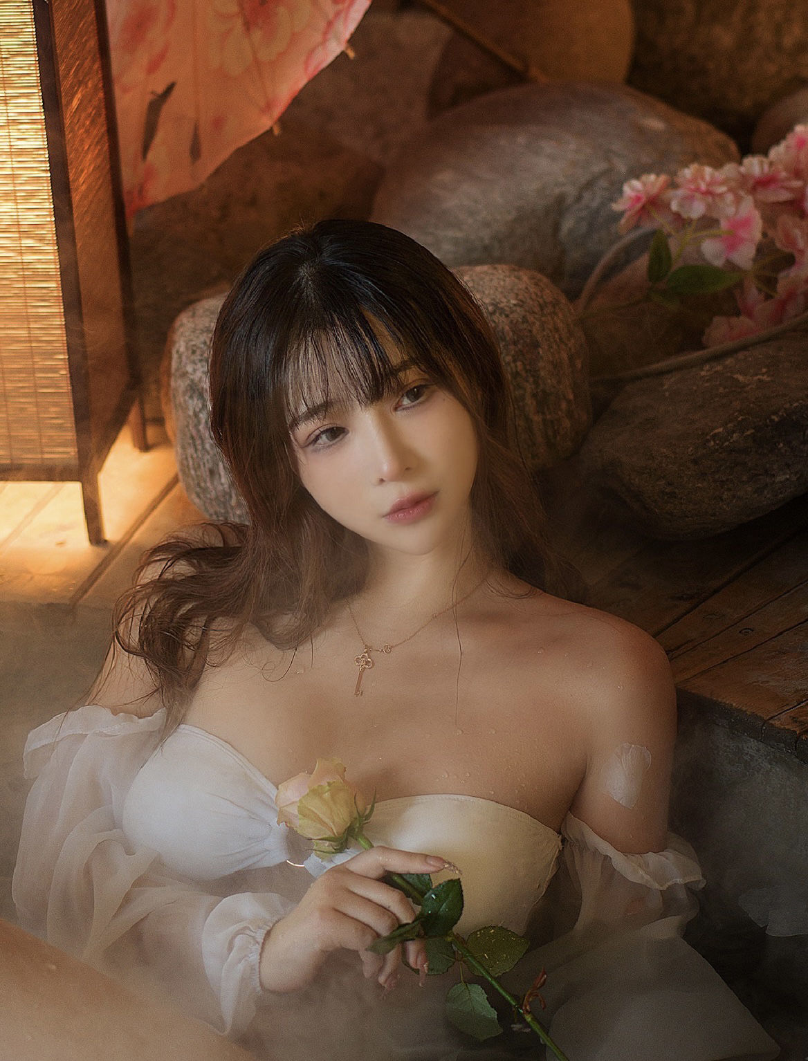 动漫博主叉子宝宝 - 温泉（53P）