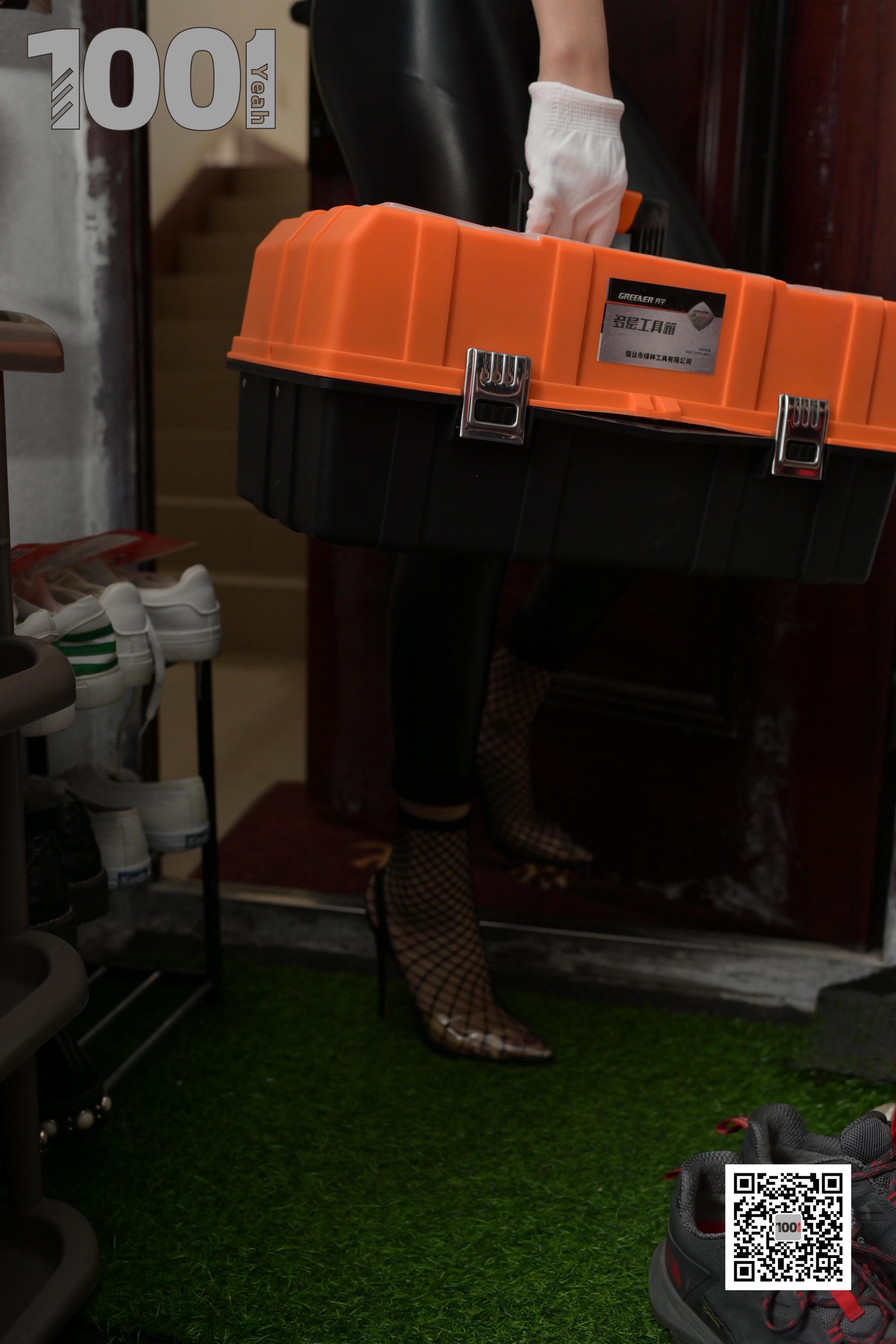 [IESS一千零一夜] 模特：Lucy 《修理工1》（99P）