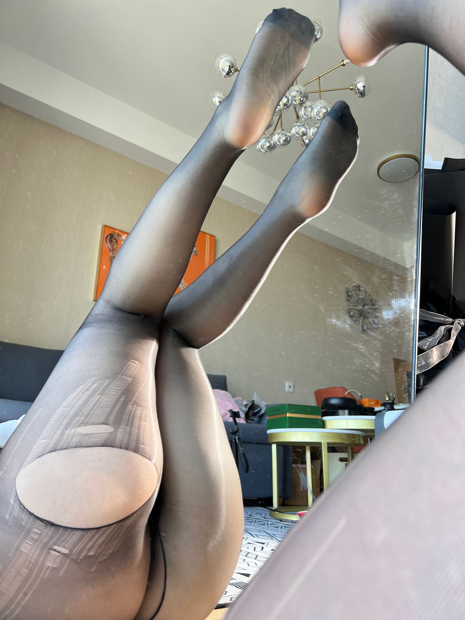 120斤的小王同学 - 黑丝肥臀（43P）