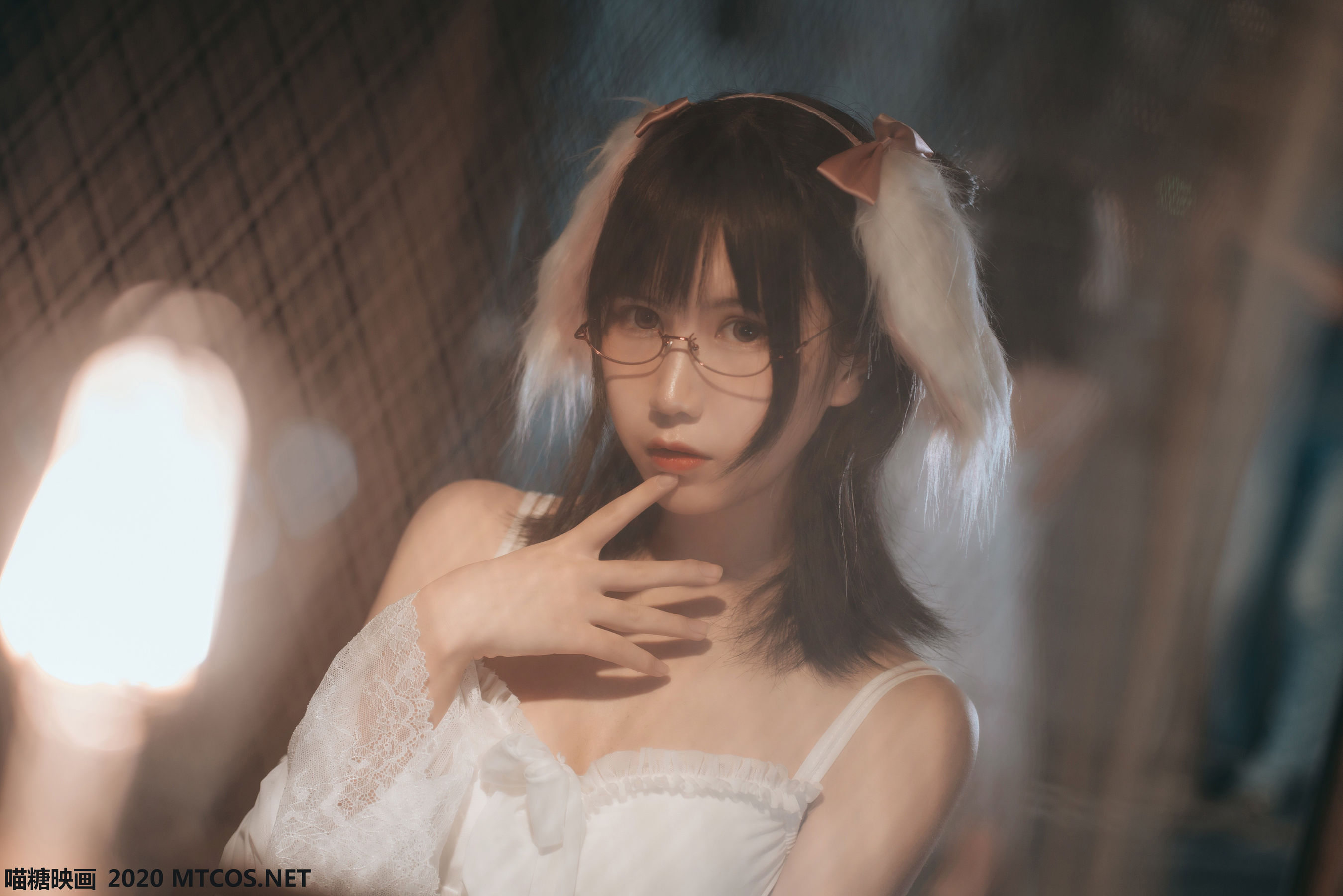 [喵糖映画] VOL.139 逐月su 白色私房睡裙（30P）-写真套图网