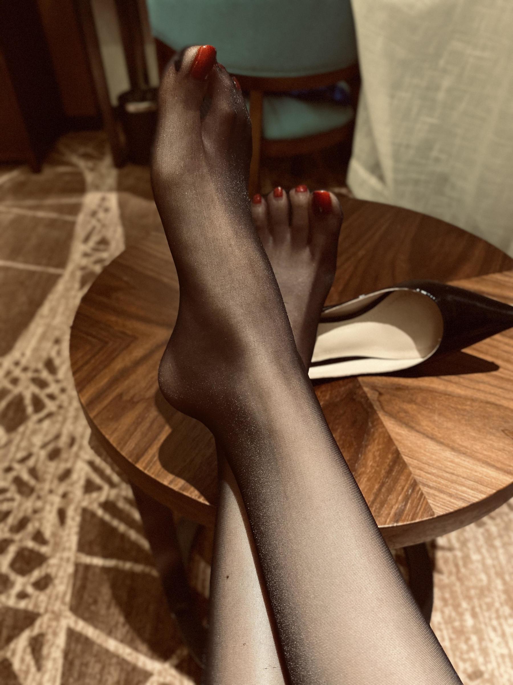 [福利COS] 软妹小九九 丝足微信朋友圈收费资源打包下载2（238P）